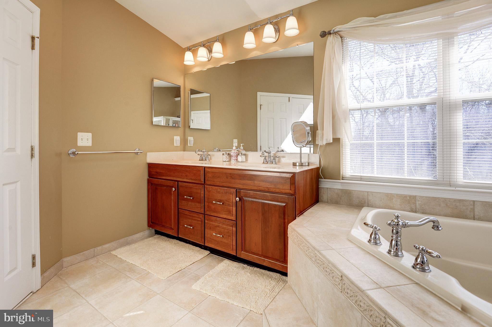 BELMONT COUNTRY CLUB - Residential