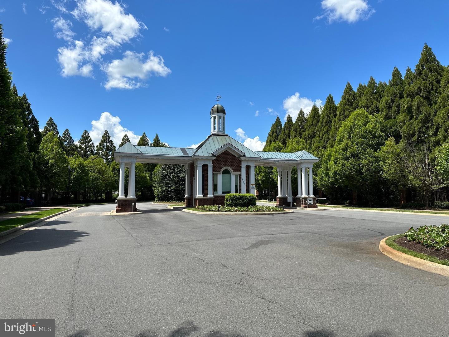 BELMONT COUNTRY CLUB - Residential