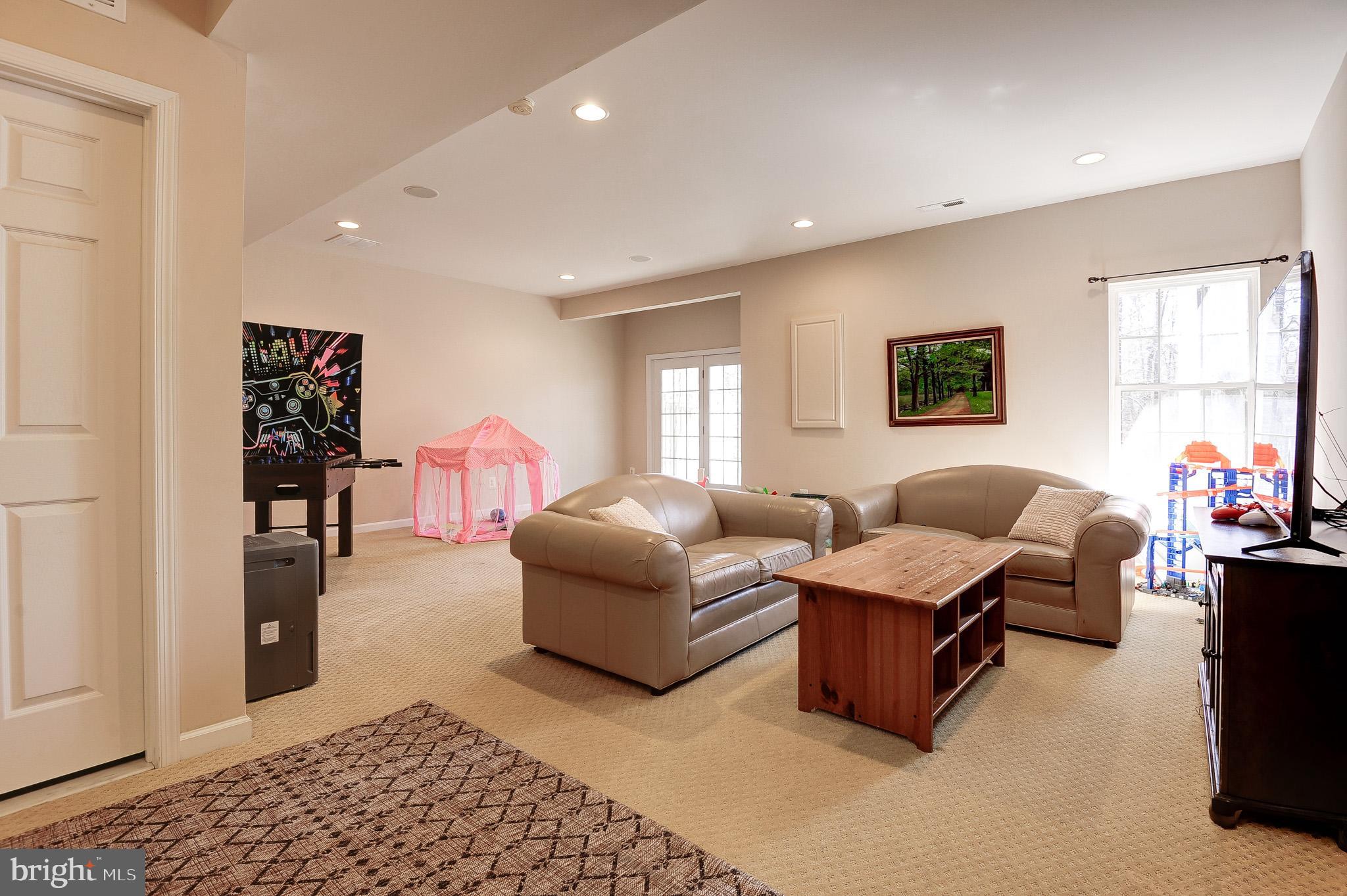 BELMONT COUNTRY CLUB - Residential