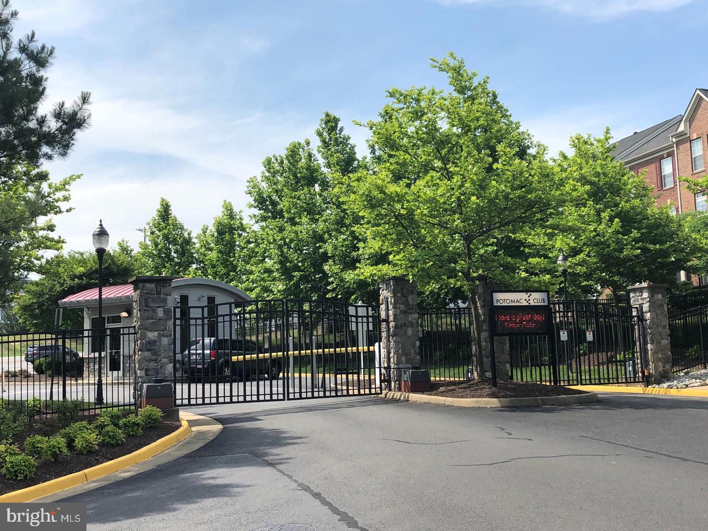 POTOMAC CLUB - Residential Lease