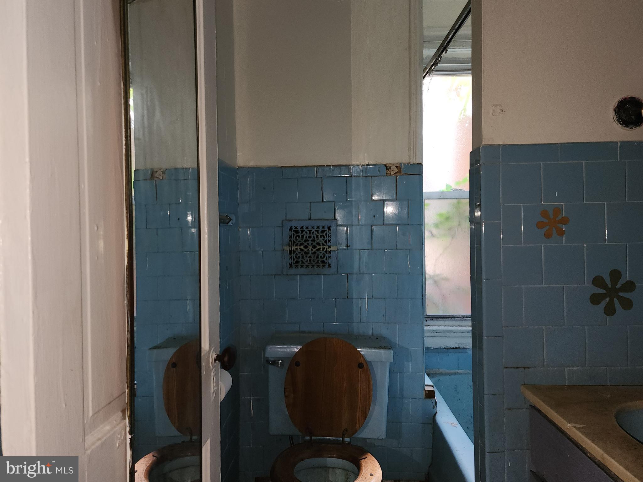 MIDTOWN EDMONDSON - Residential