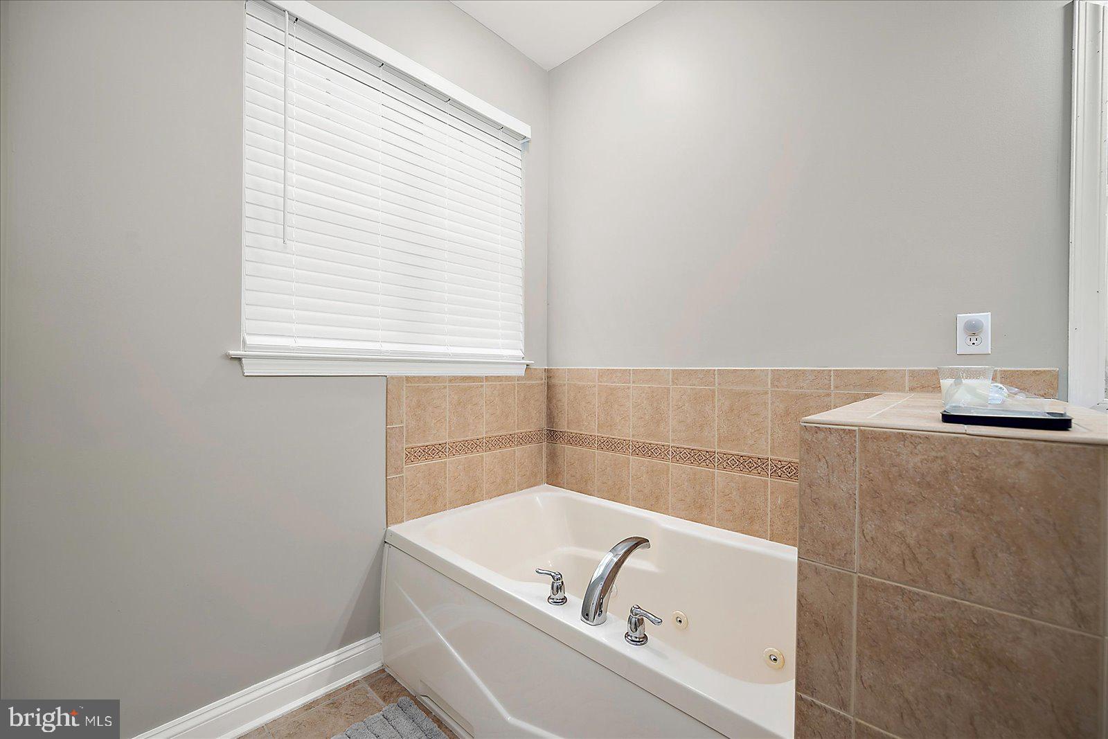 EAST FIELD - Residential