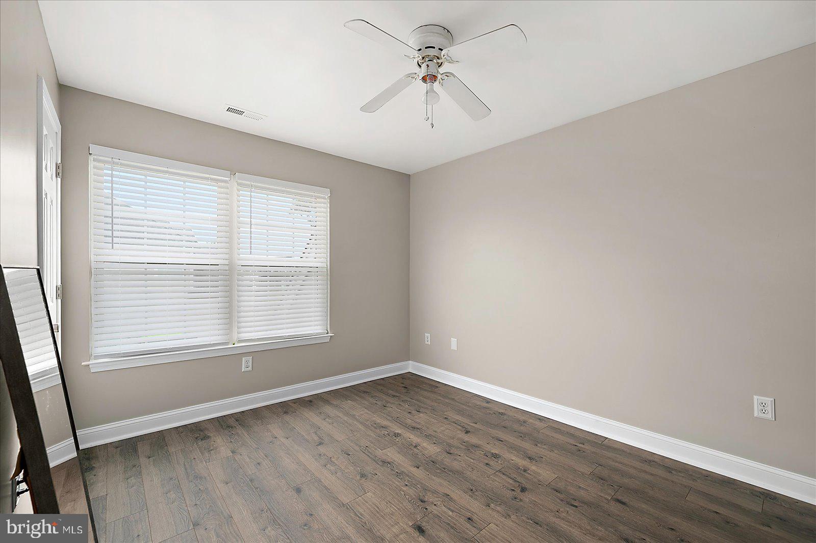 EAST FIELD - Residential