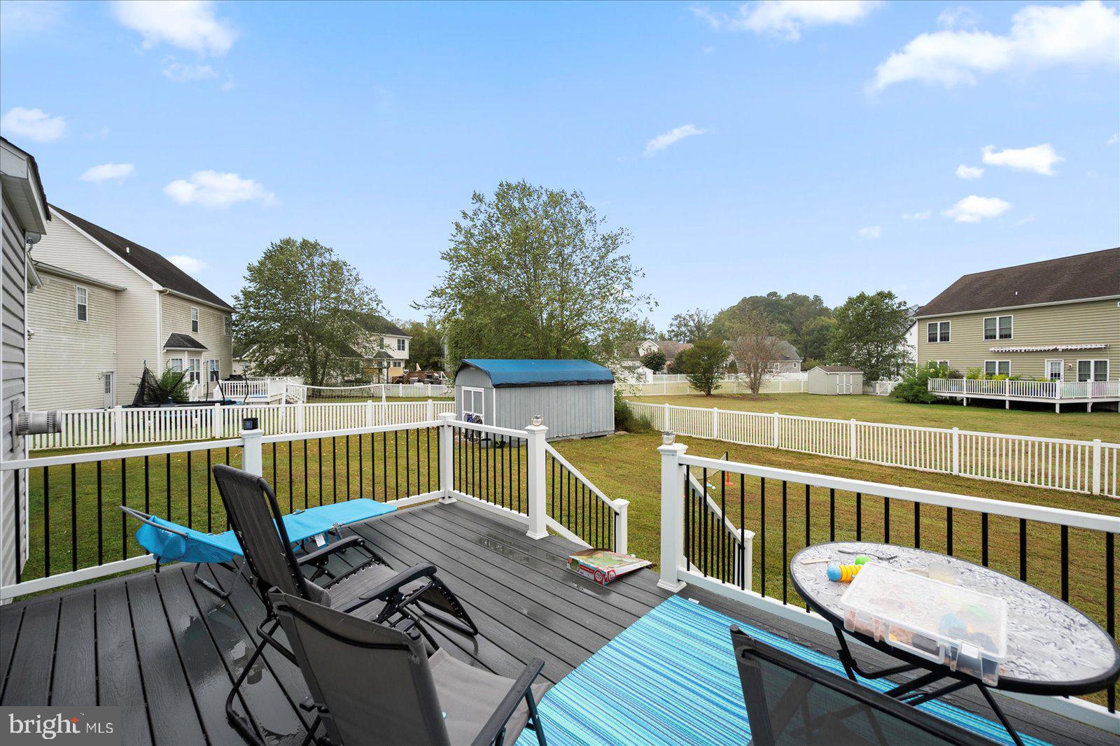 EAST FIELD - Residential