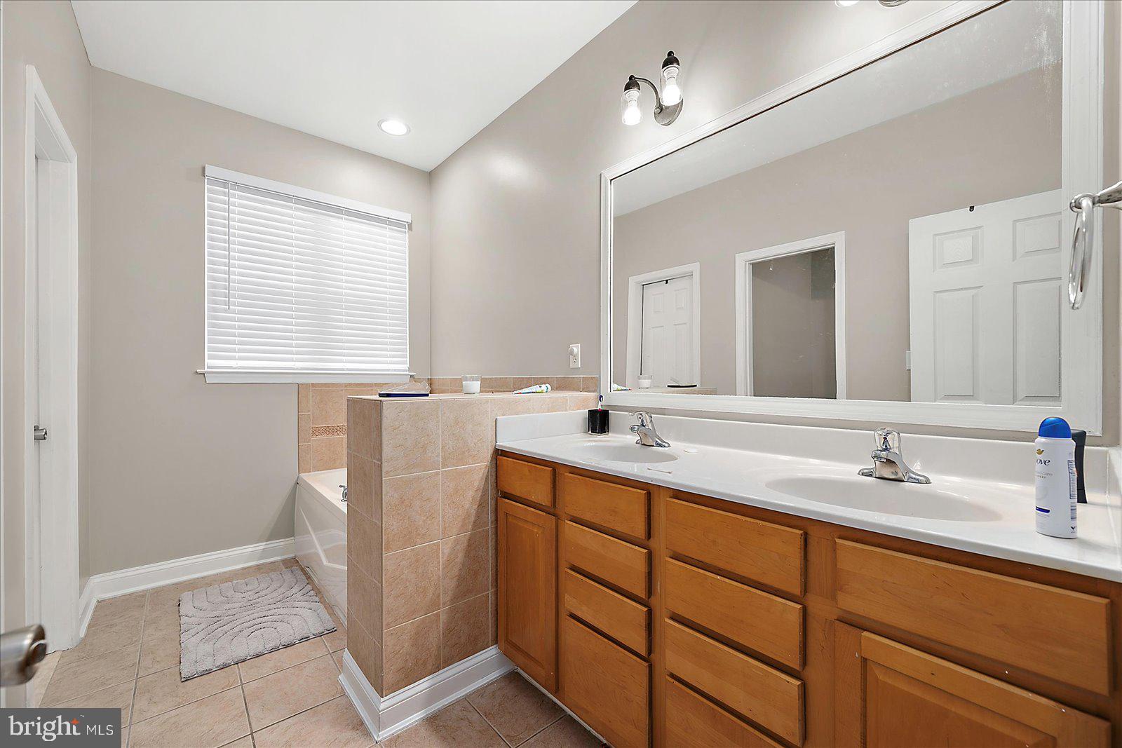 EAST FIELD - Residential