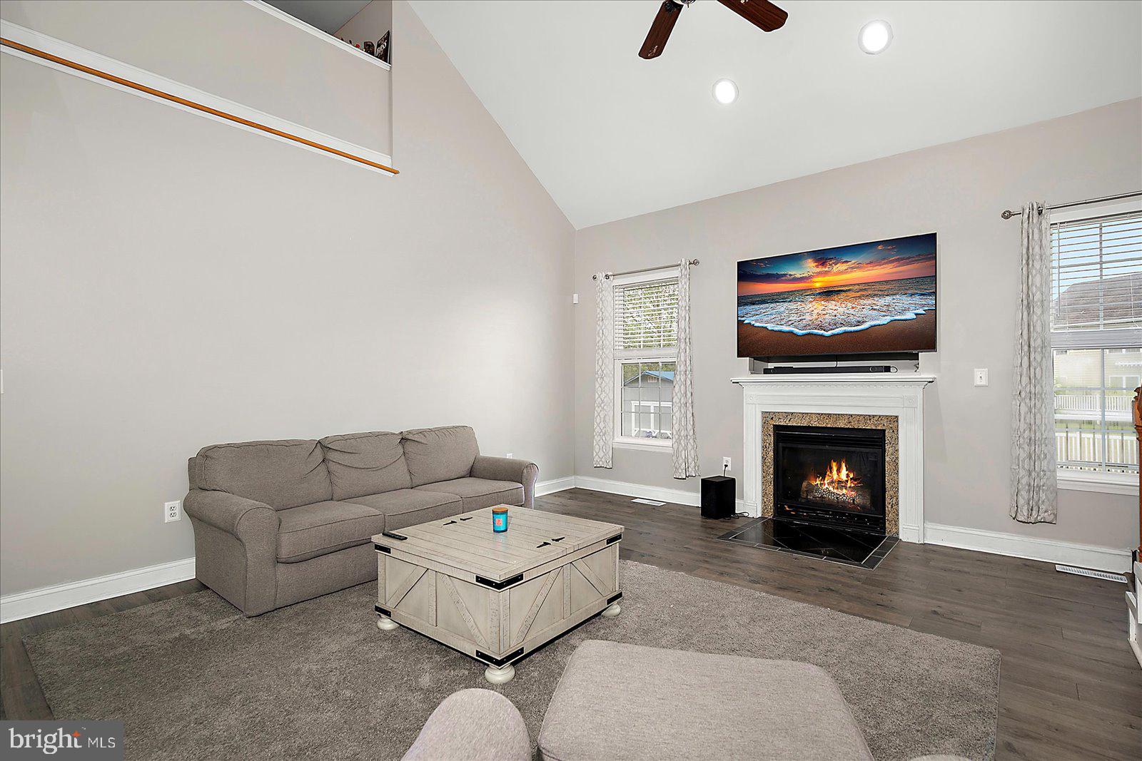 EAST FIELD - Residential