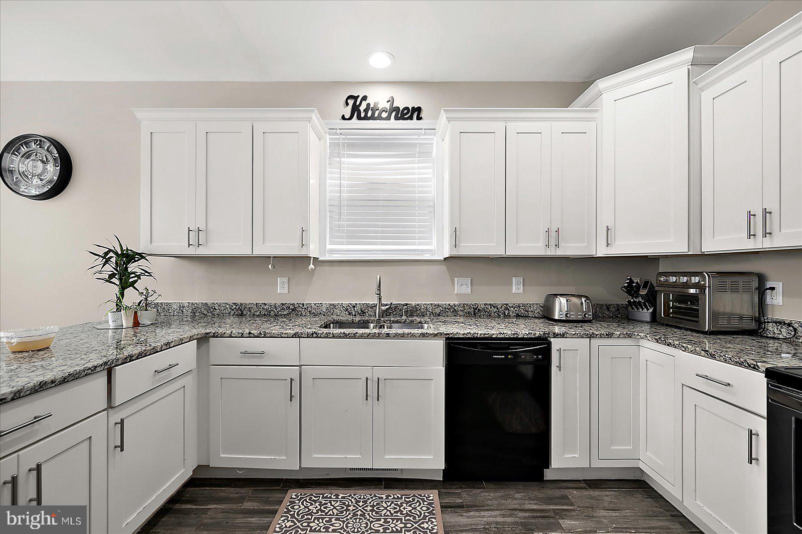 EAST FIELD - Residential