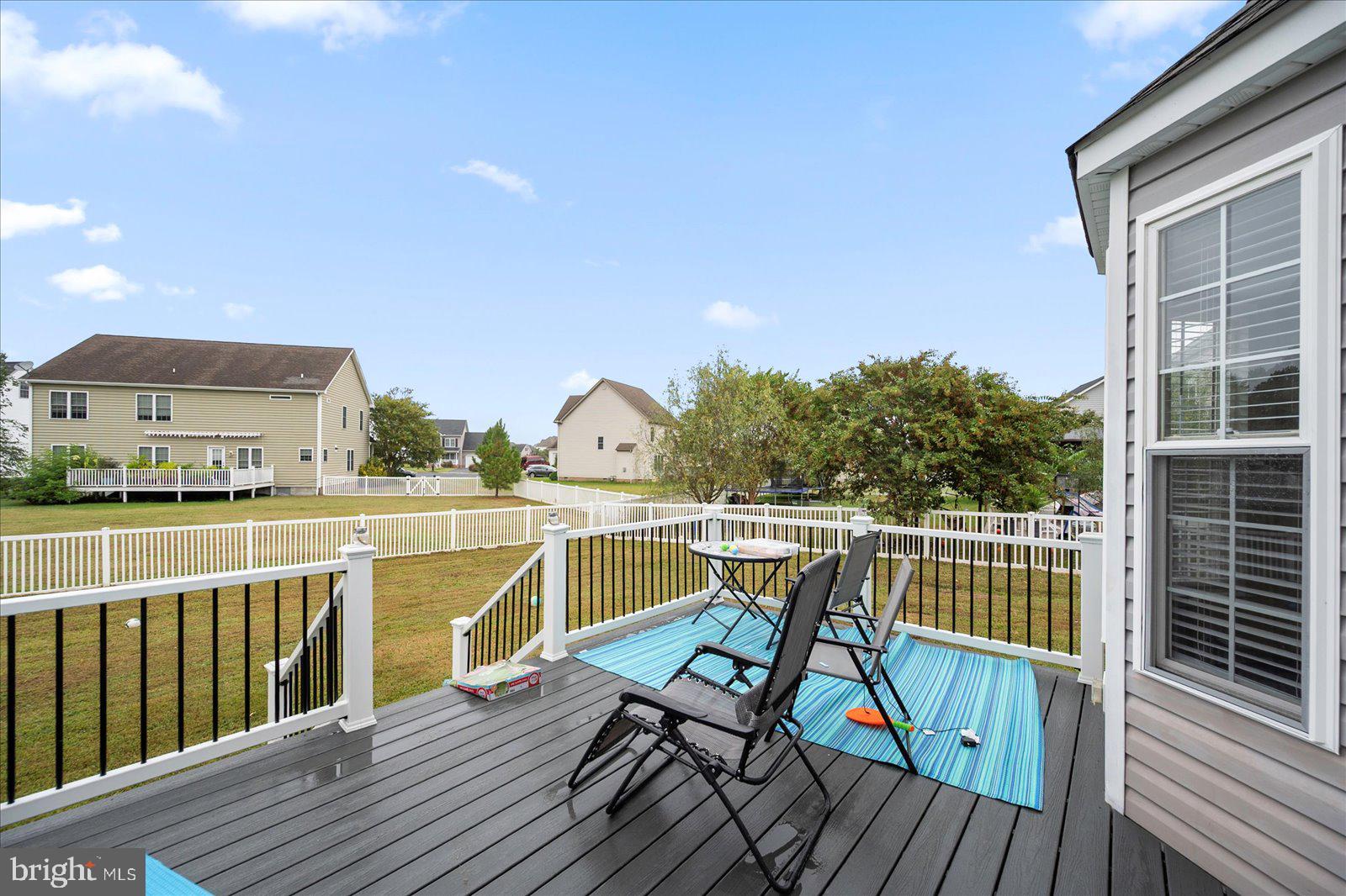 EAST FIELD - Residential