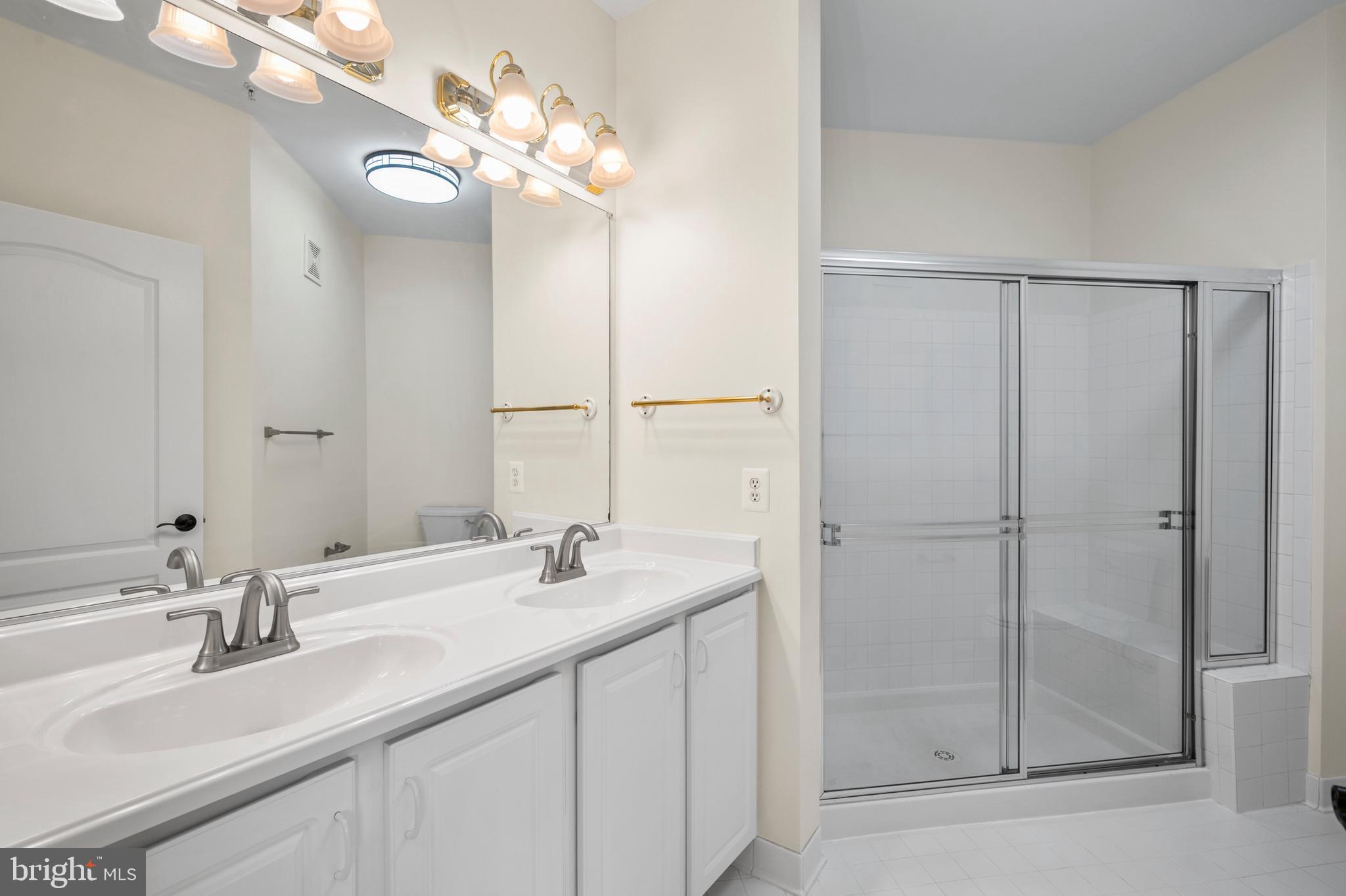 FAIRWAY HILLS - Residential Lease