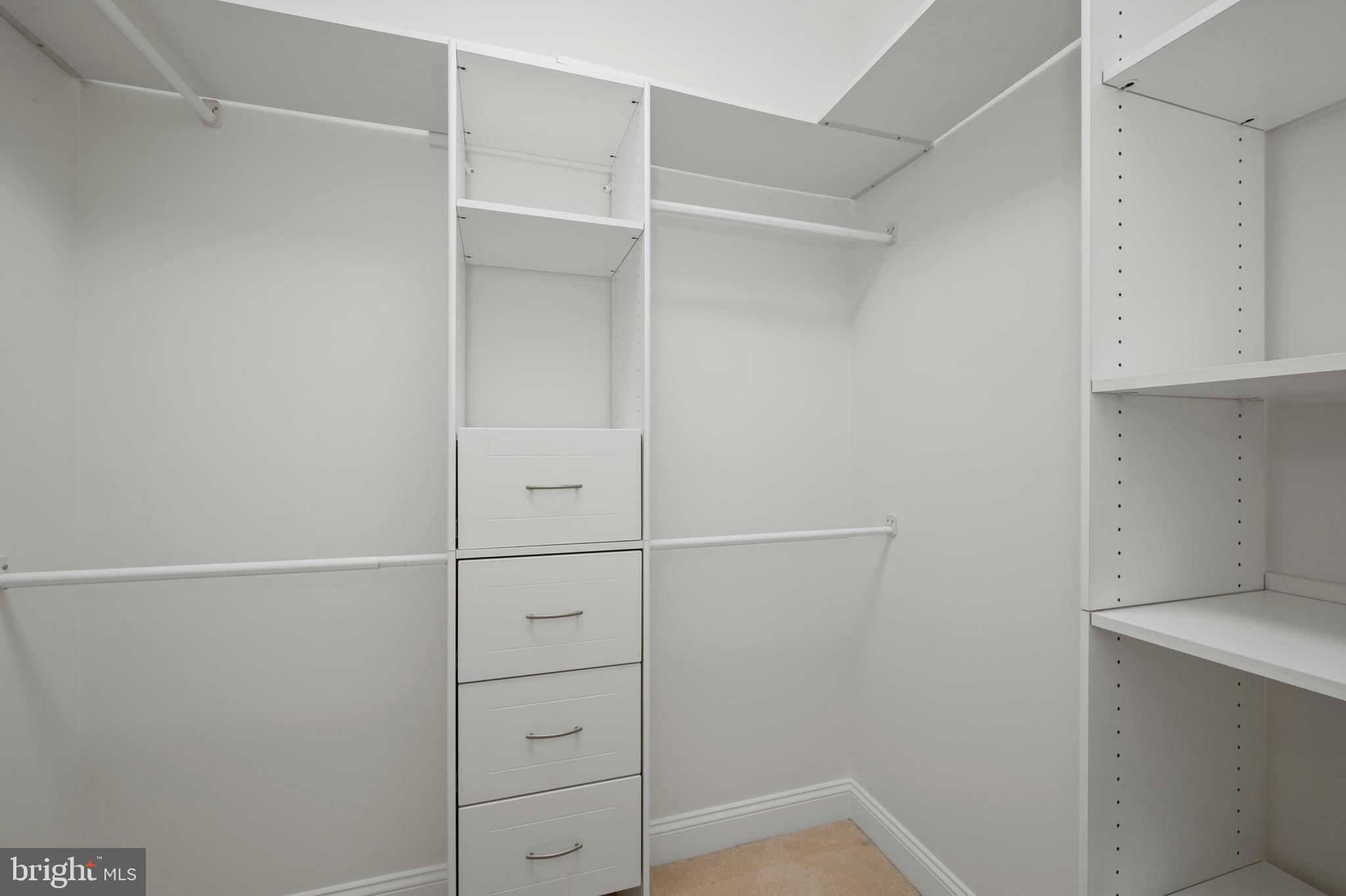 FAIRWAY HILLS - Residential Lease