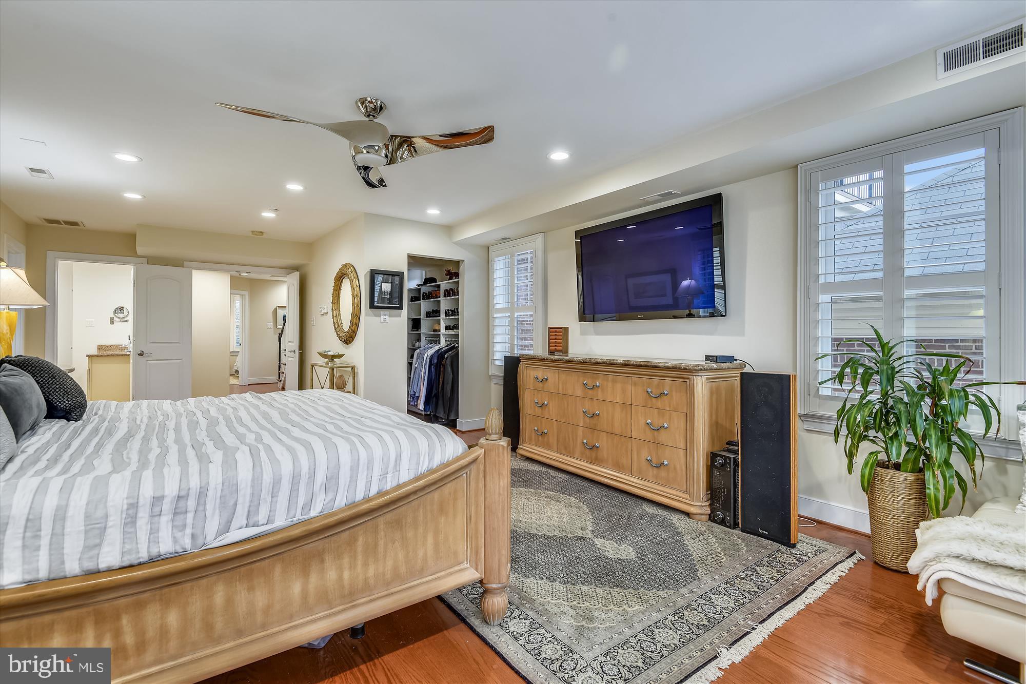 MURRAY HILL - Residential