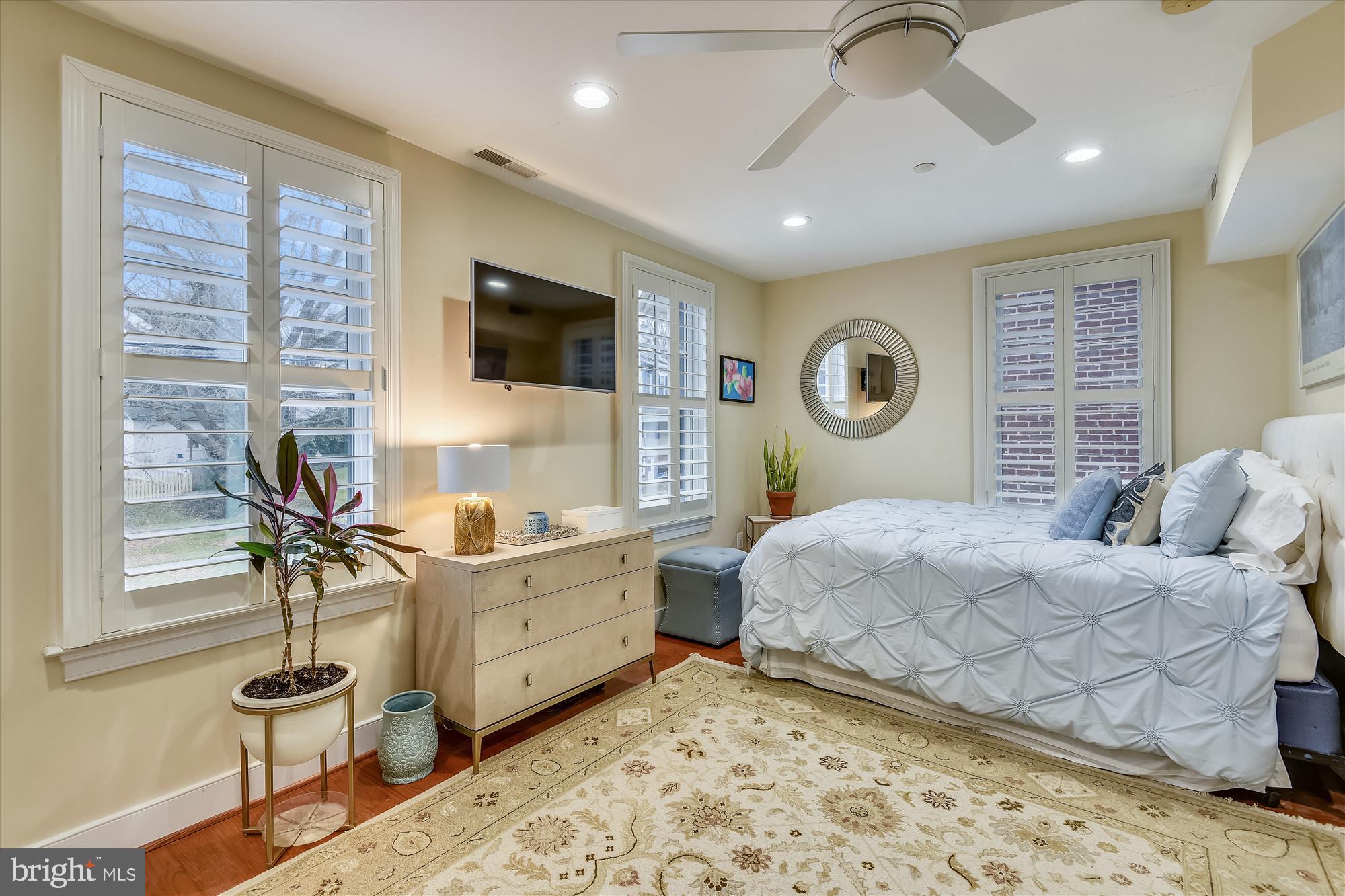 MURRAY HILL - Residential