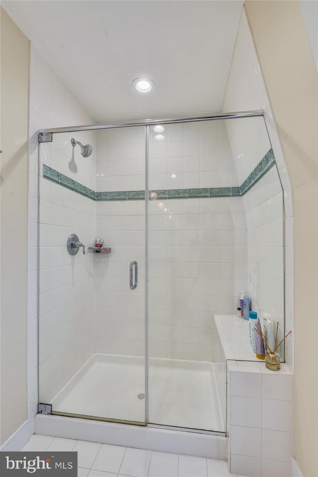 MURRAY HILL - Residential