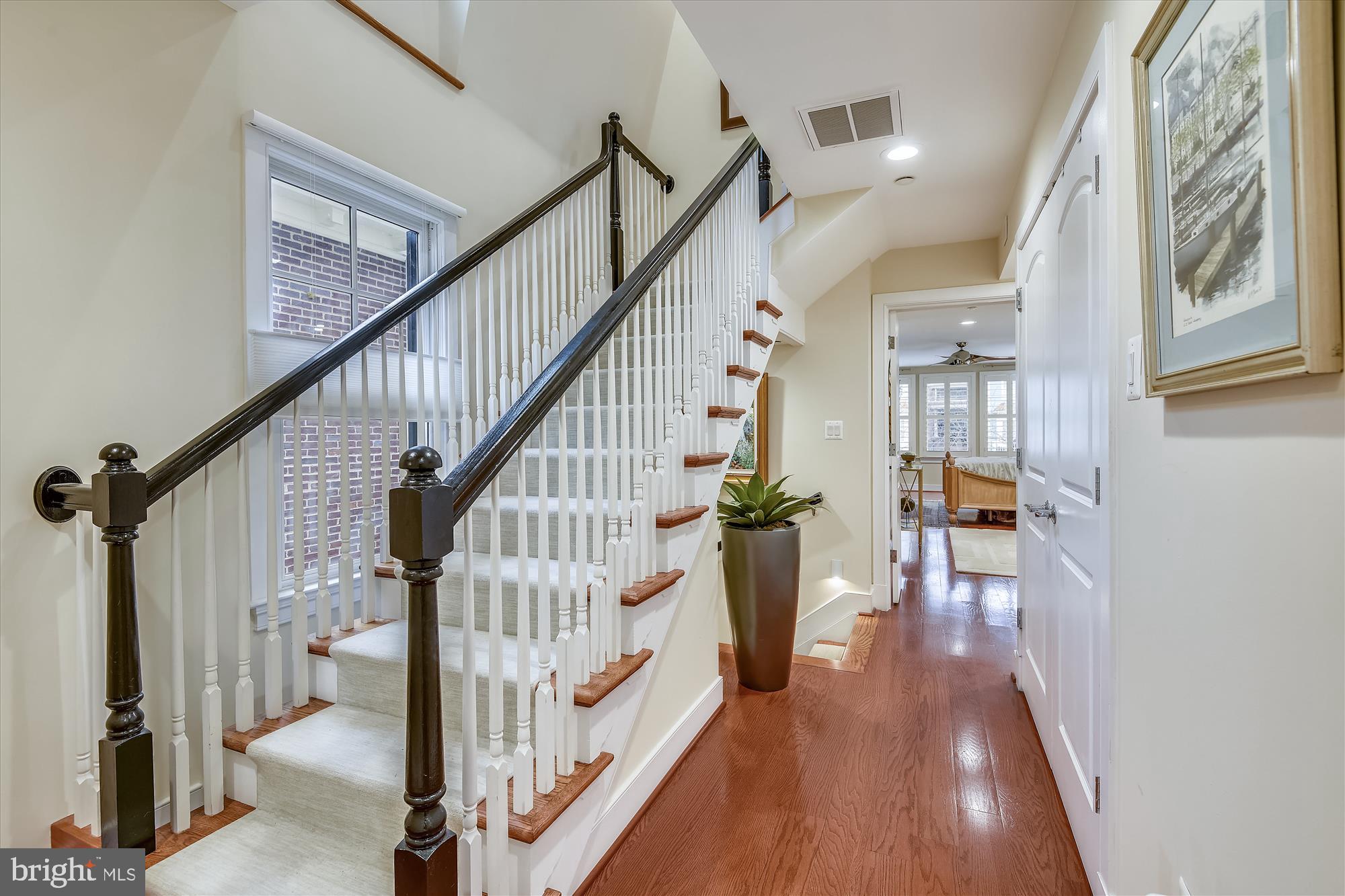 MURRAY HILL - Residential