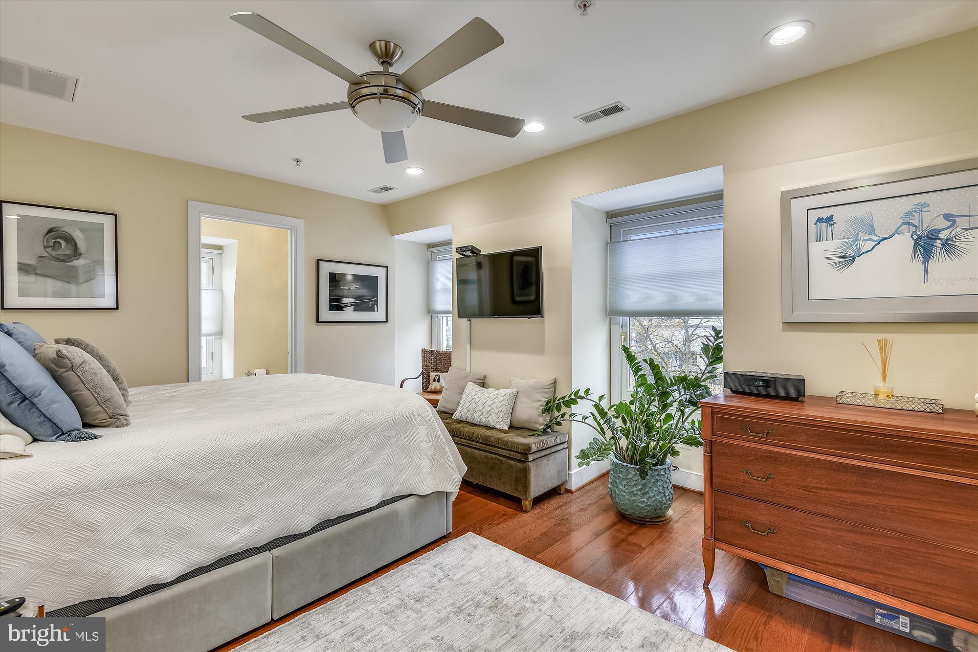 MURRAY HILL - Residential