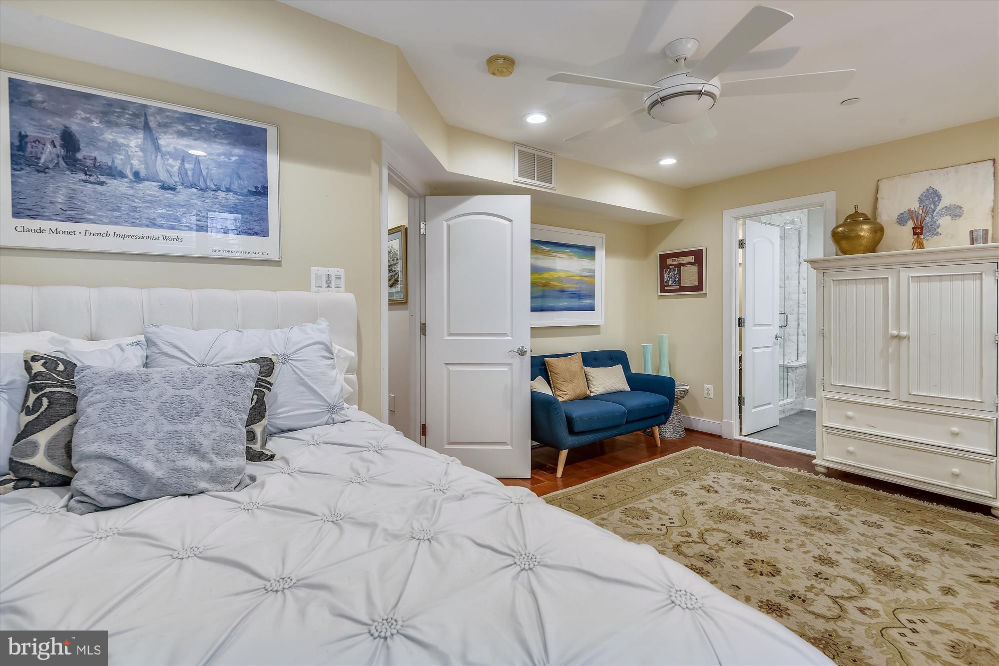 MURRAY HILL - Residential