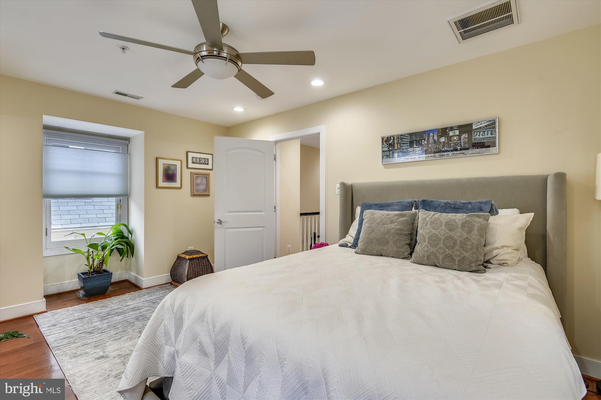 MURRAY HILL - Residential