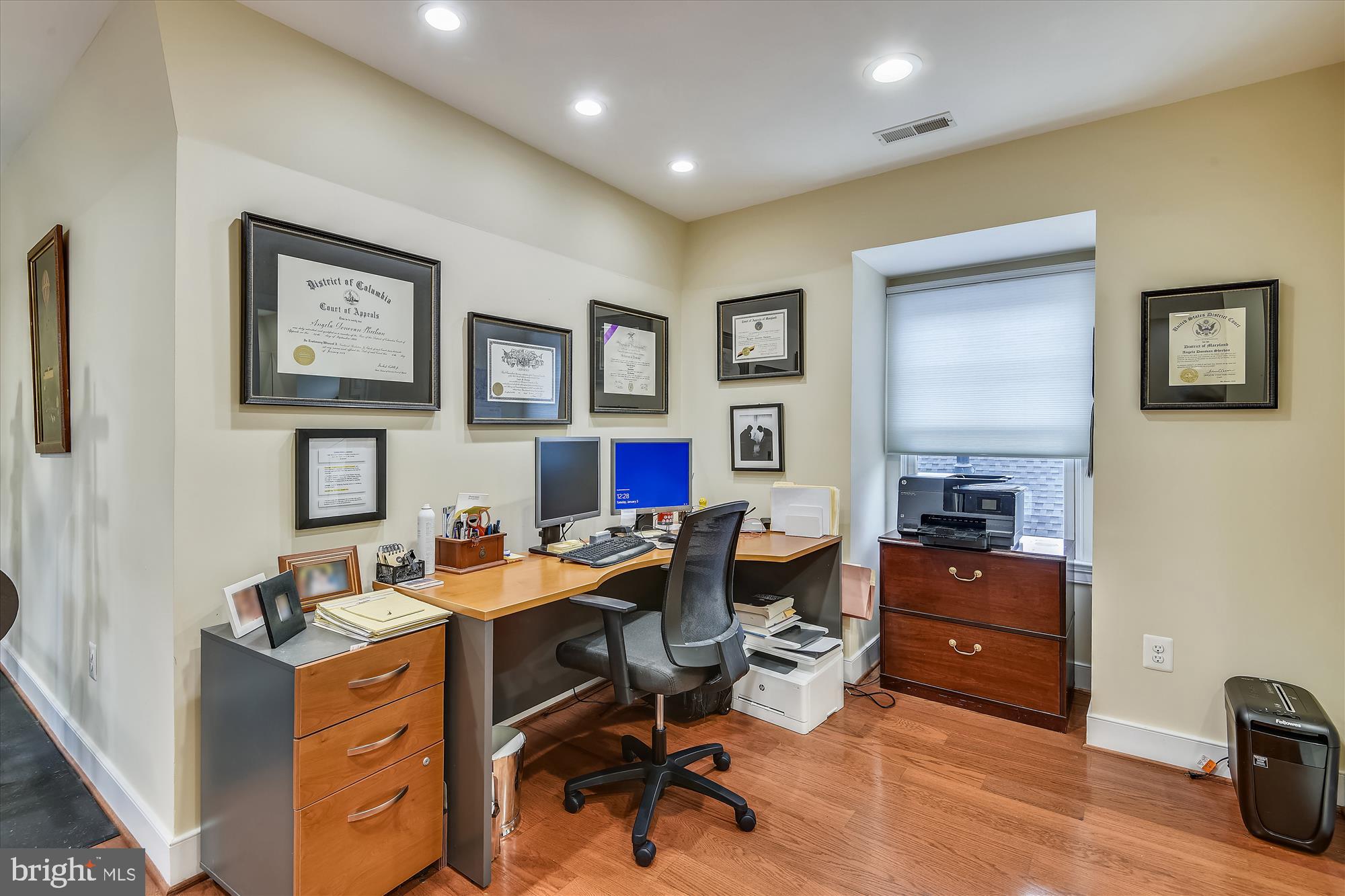 MURRAY HILL - Residential