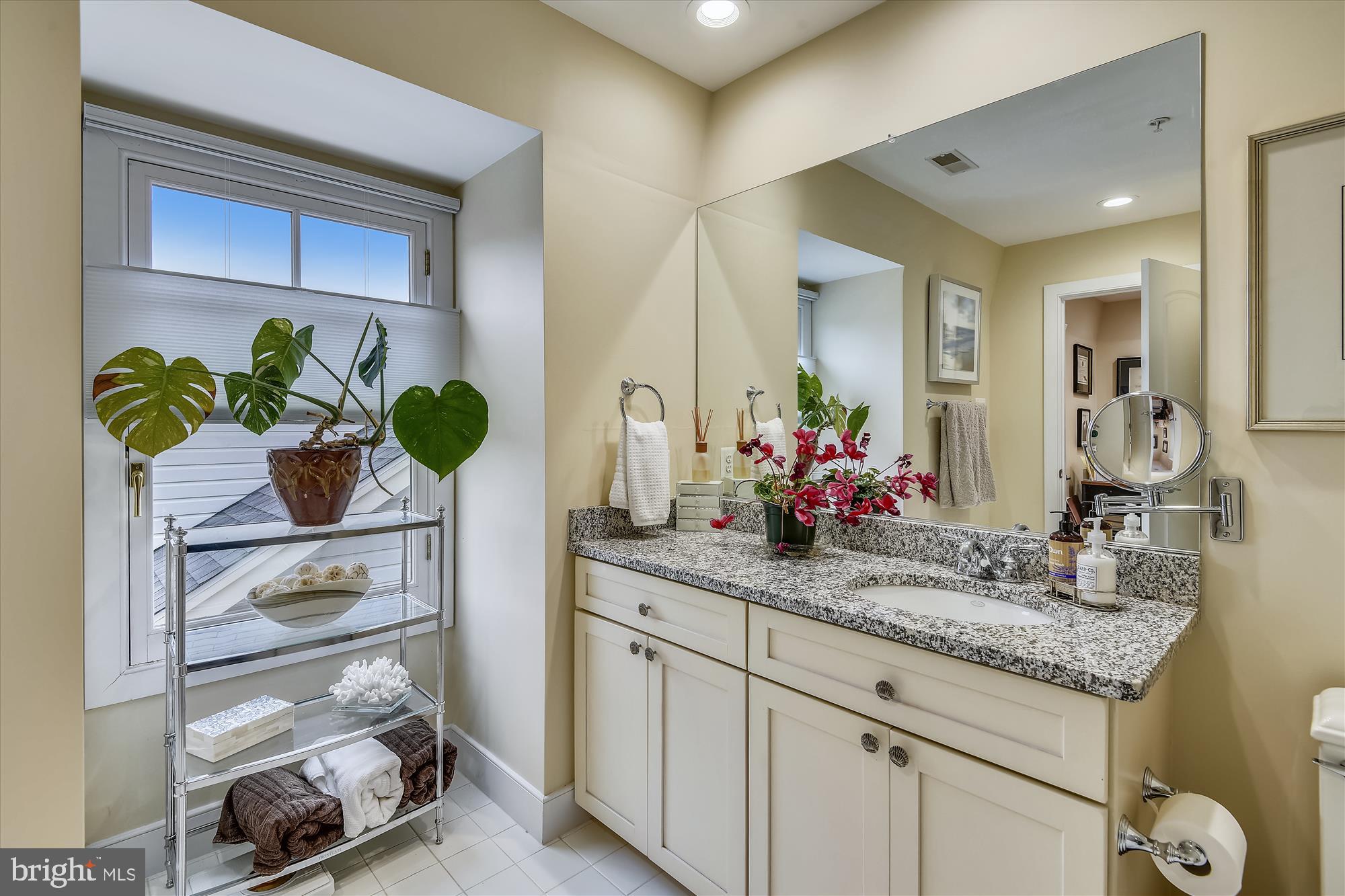 MURRAY HILL - Residential