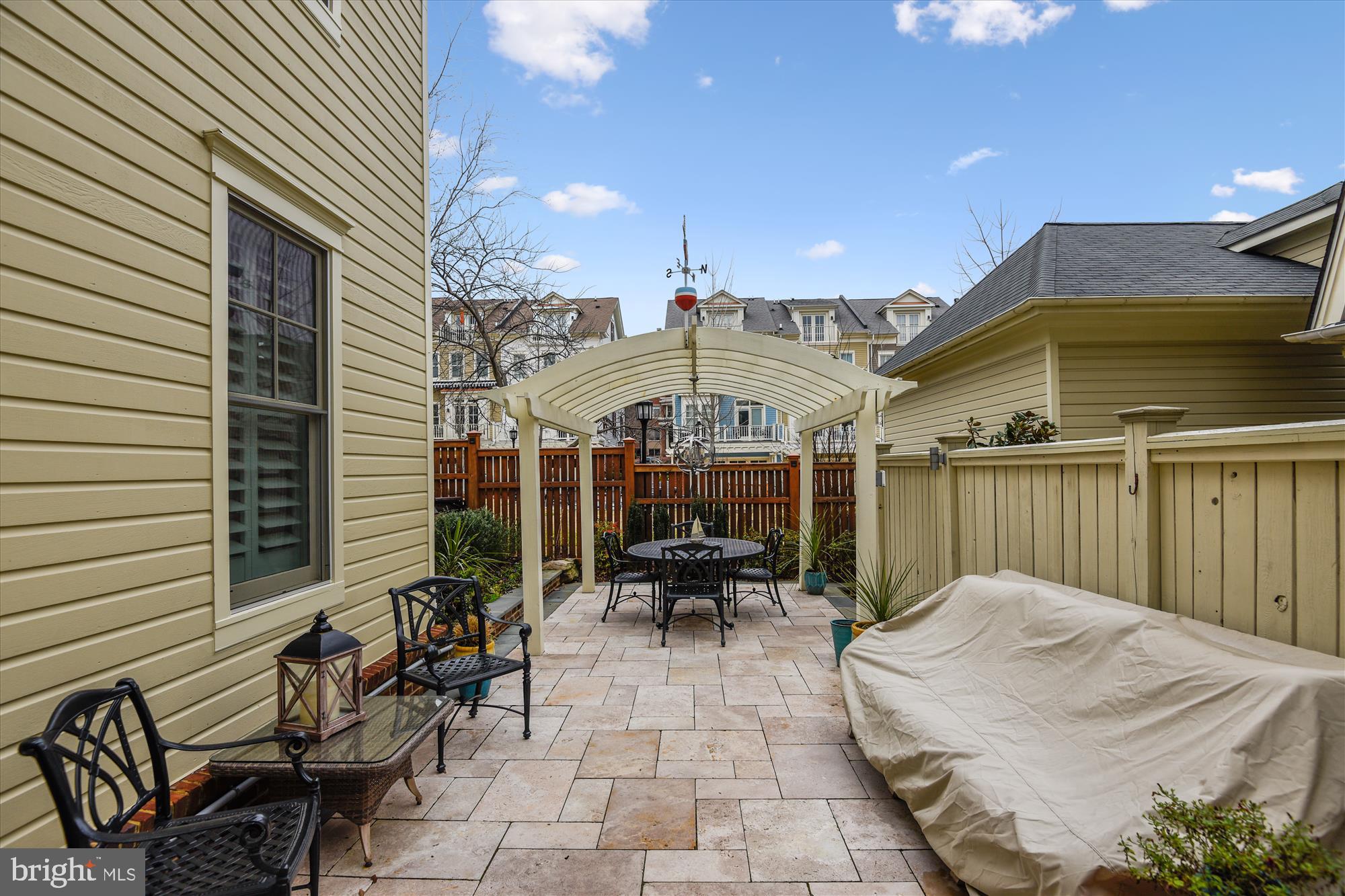 MURRAY HILL - Residential