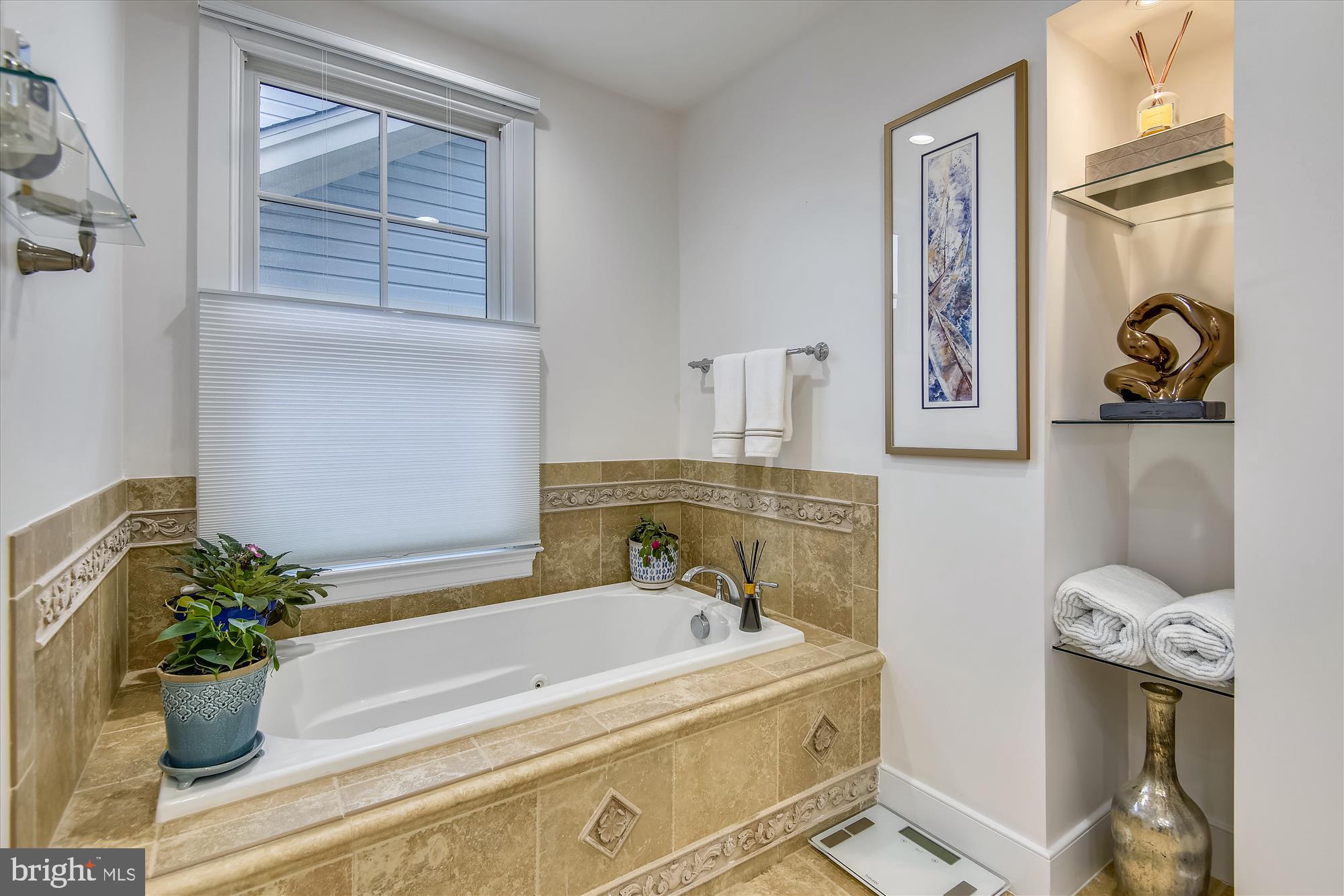 MURRAY HILL - Residential