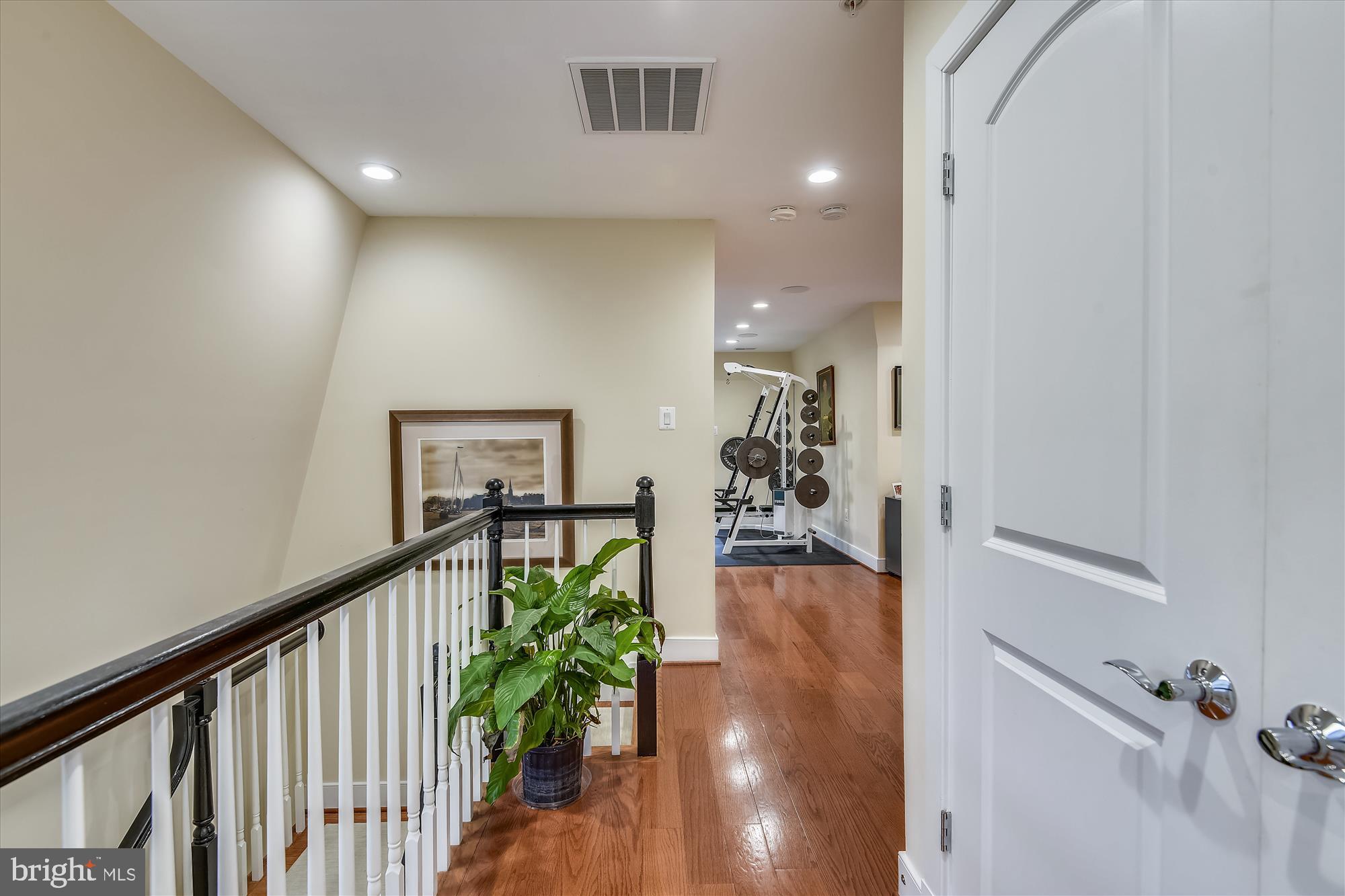 MURRAY HILL - Residential