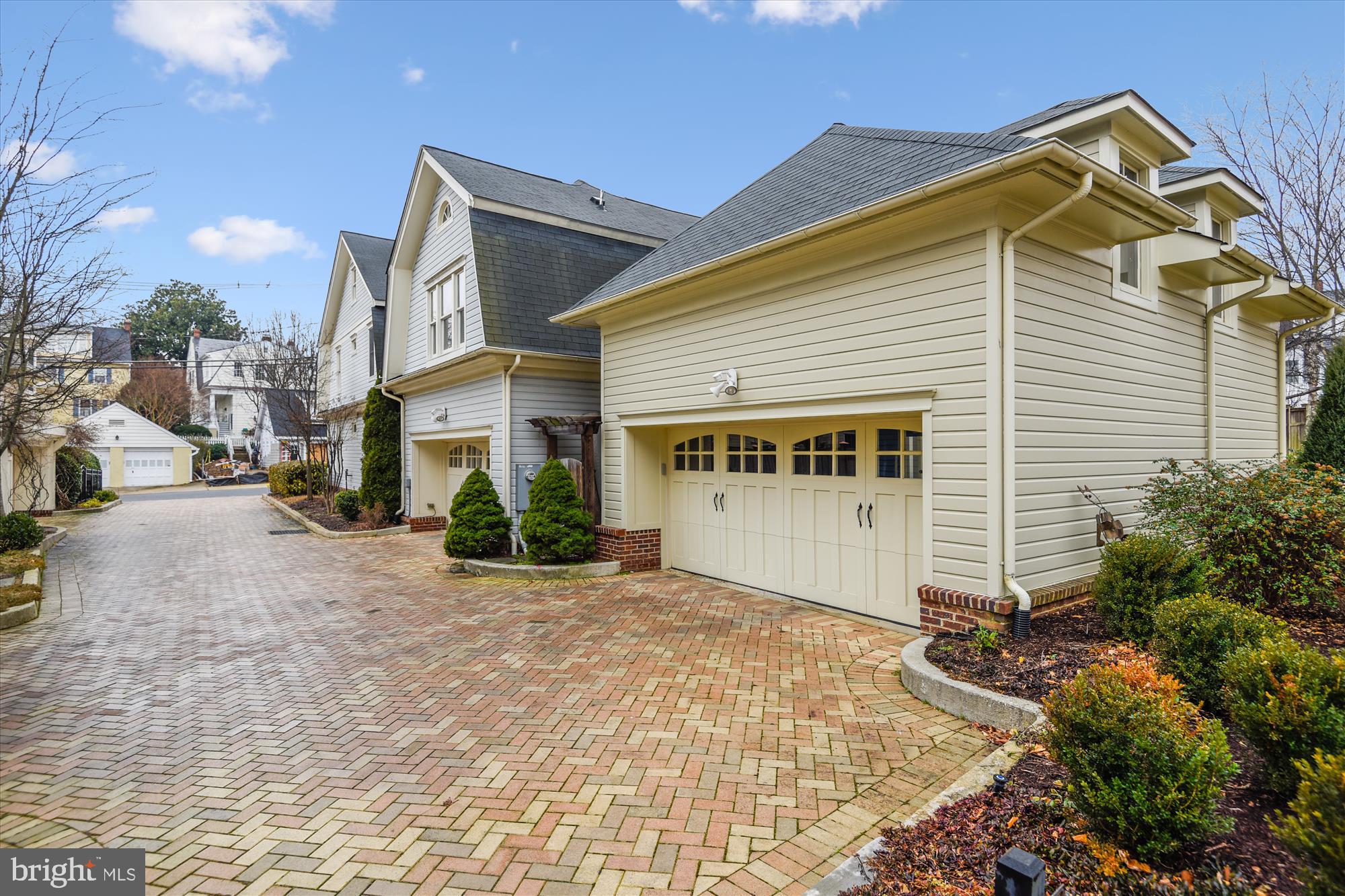 MURRAY HILL - Residential