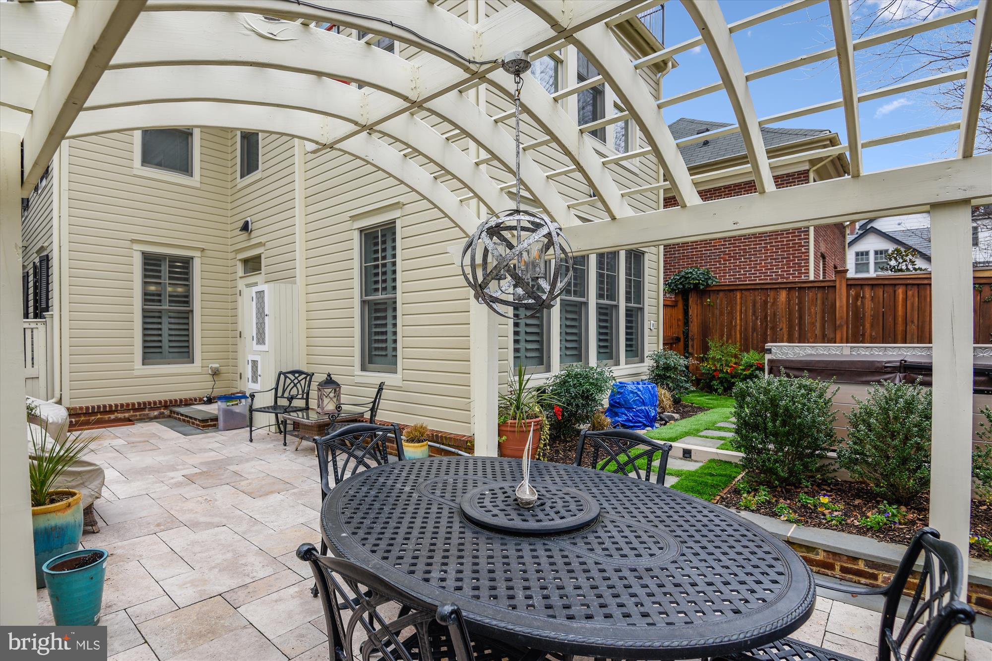 MURRAY HILL - Residential