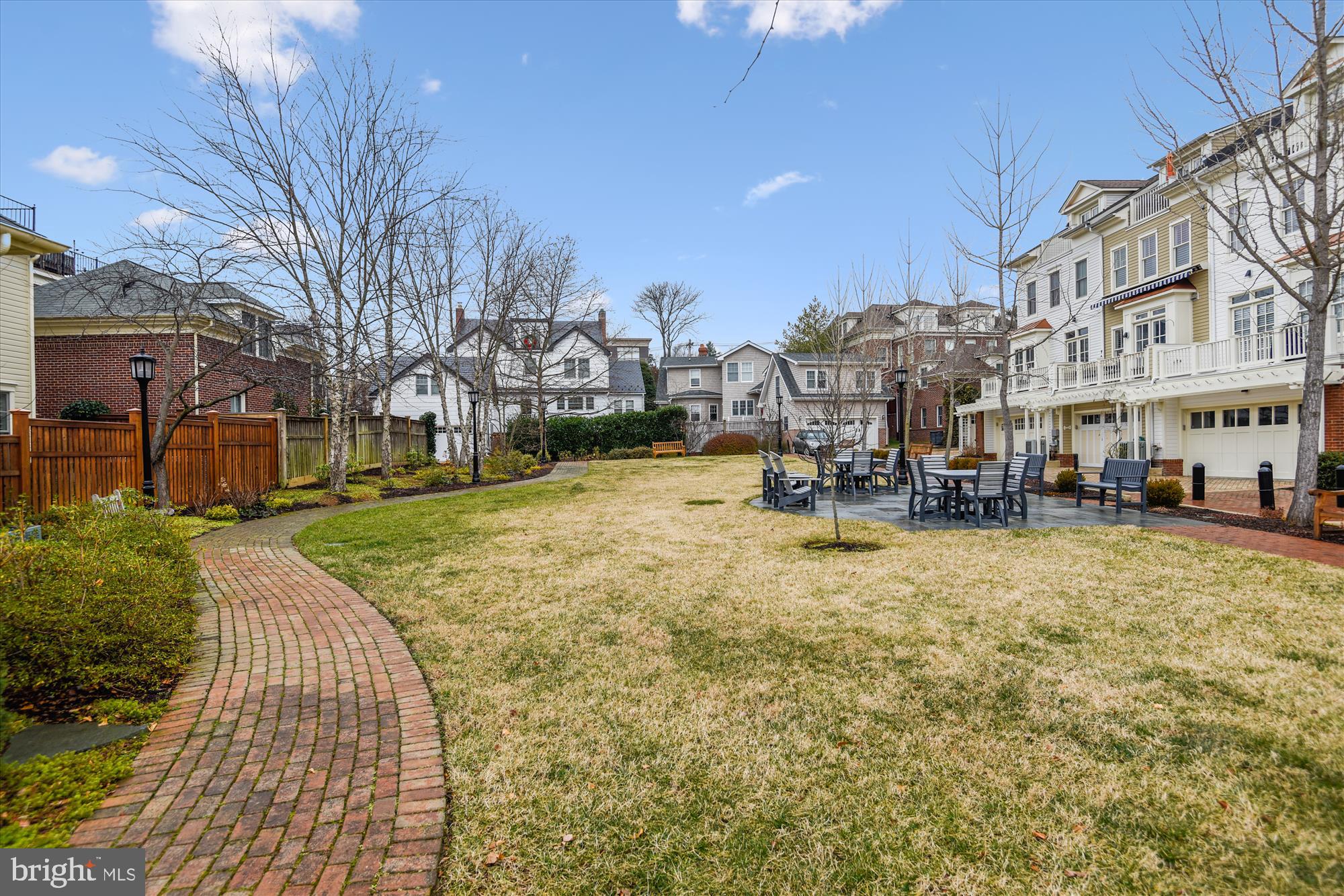 MURRAY HILL - Residential