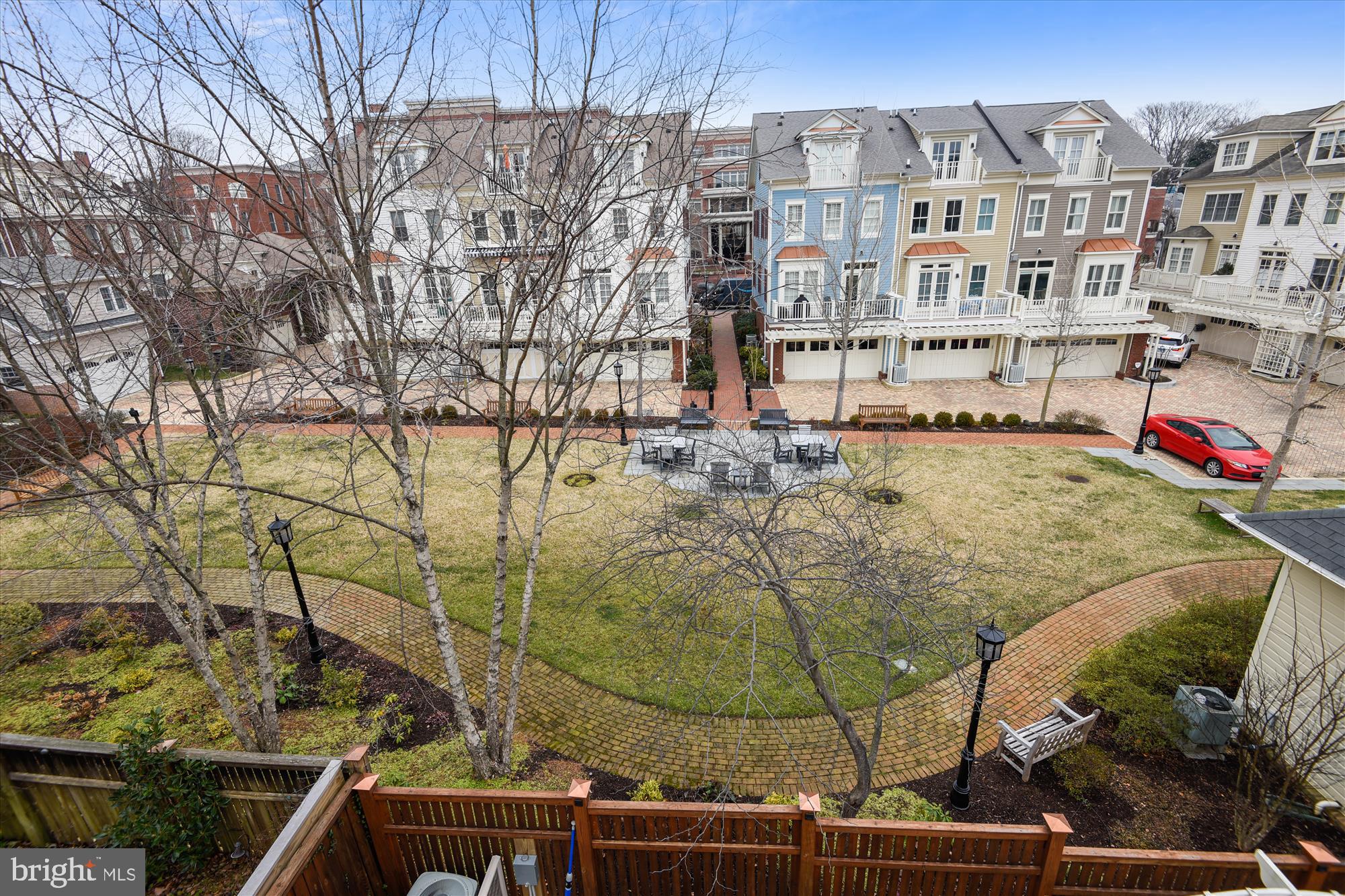 MURRAY HILL - Residential