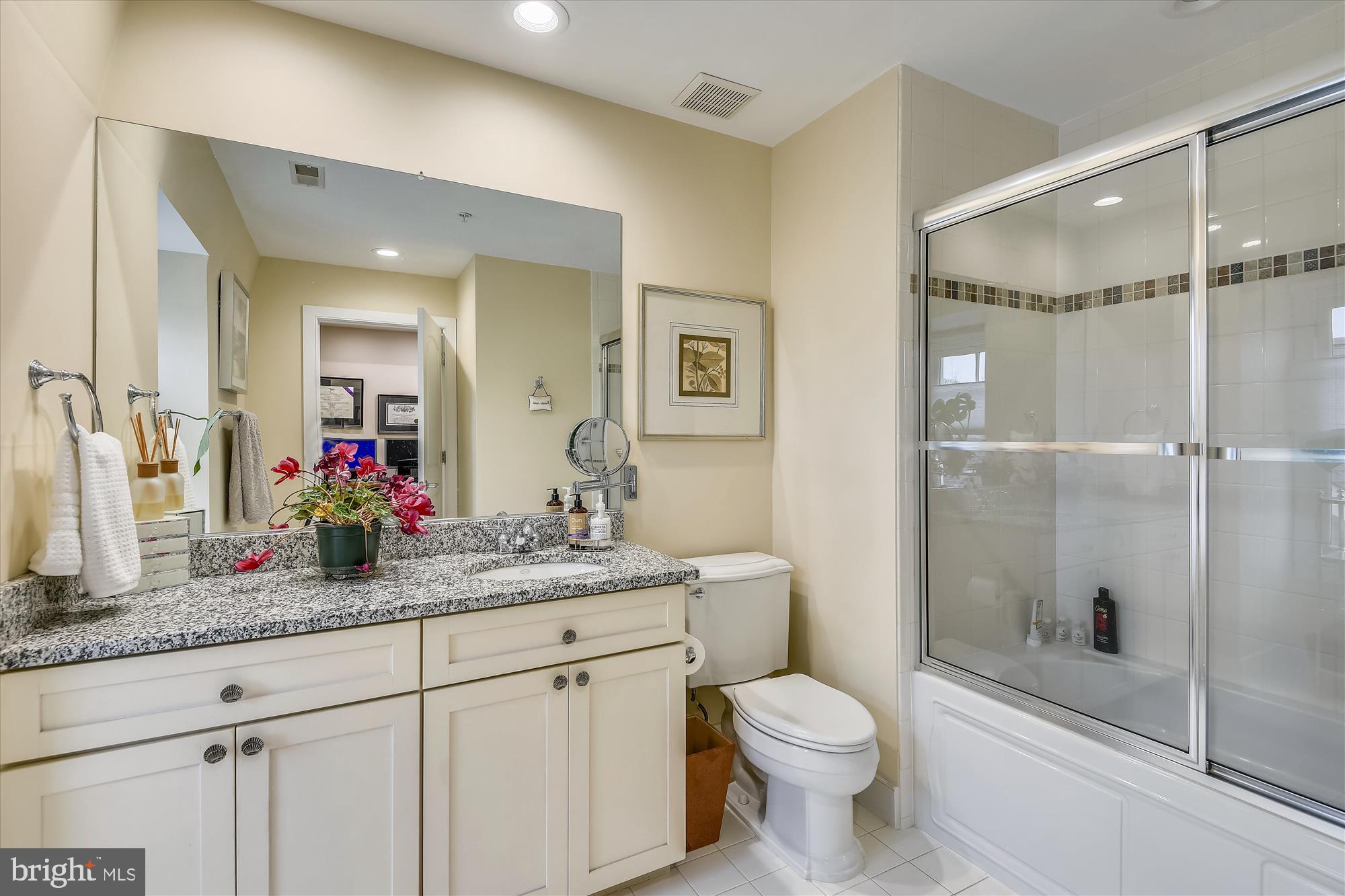 MURRAY HILL - Residential