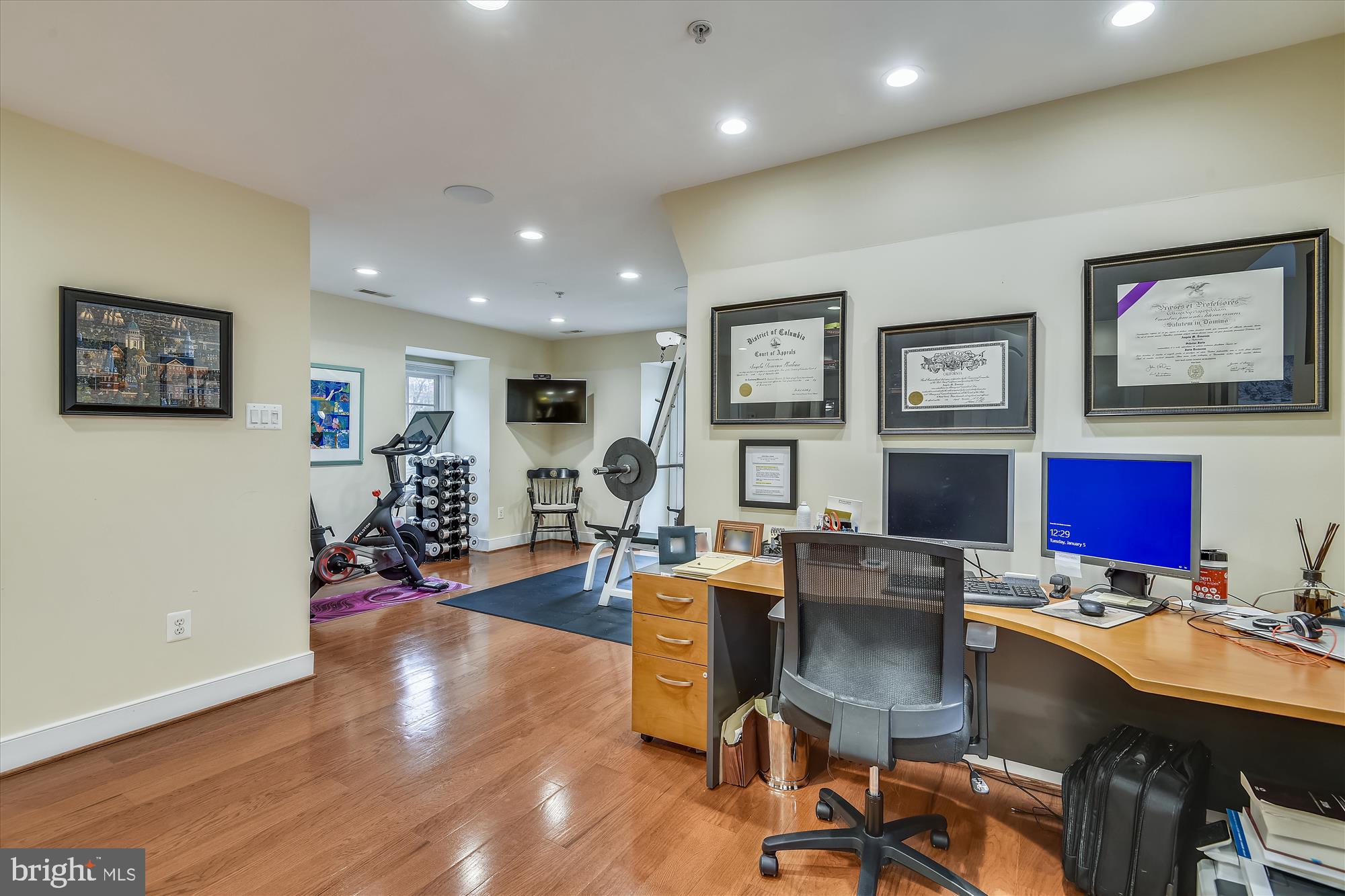 MURRAY HILL - Residential