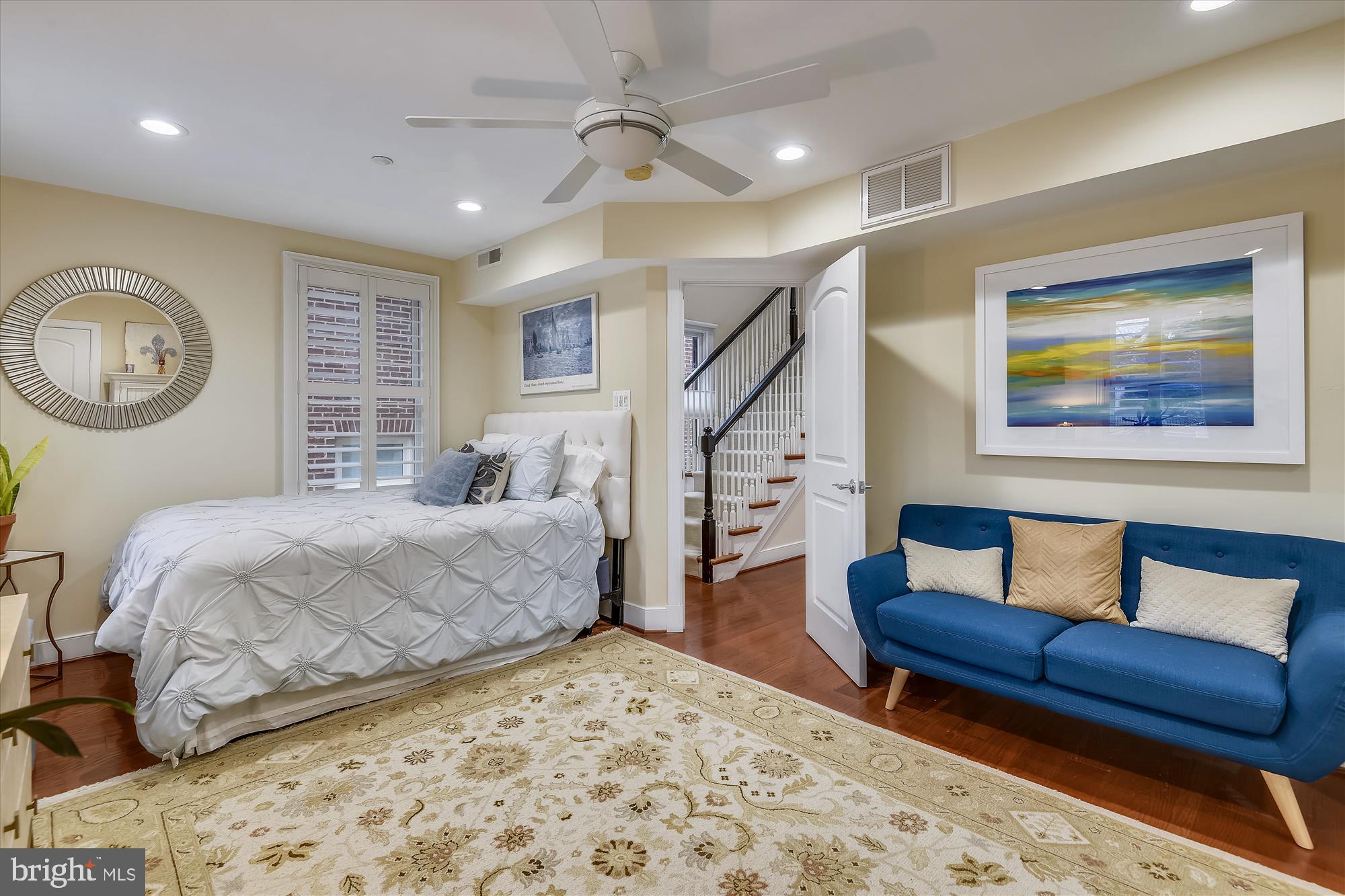 MURRAY HILL - Residential