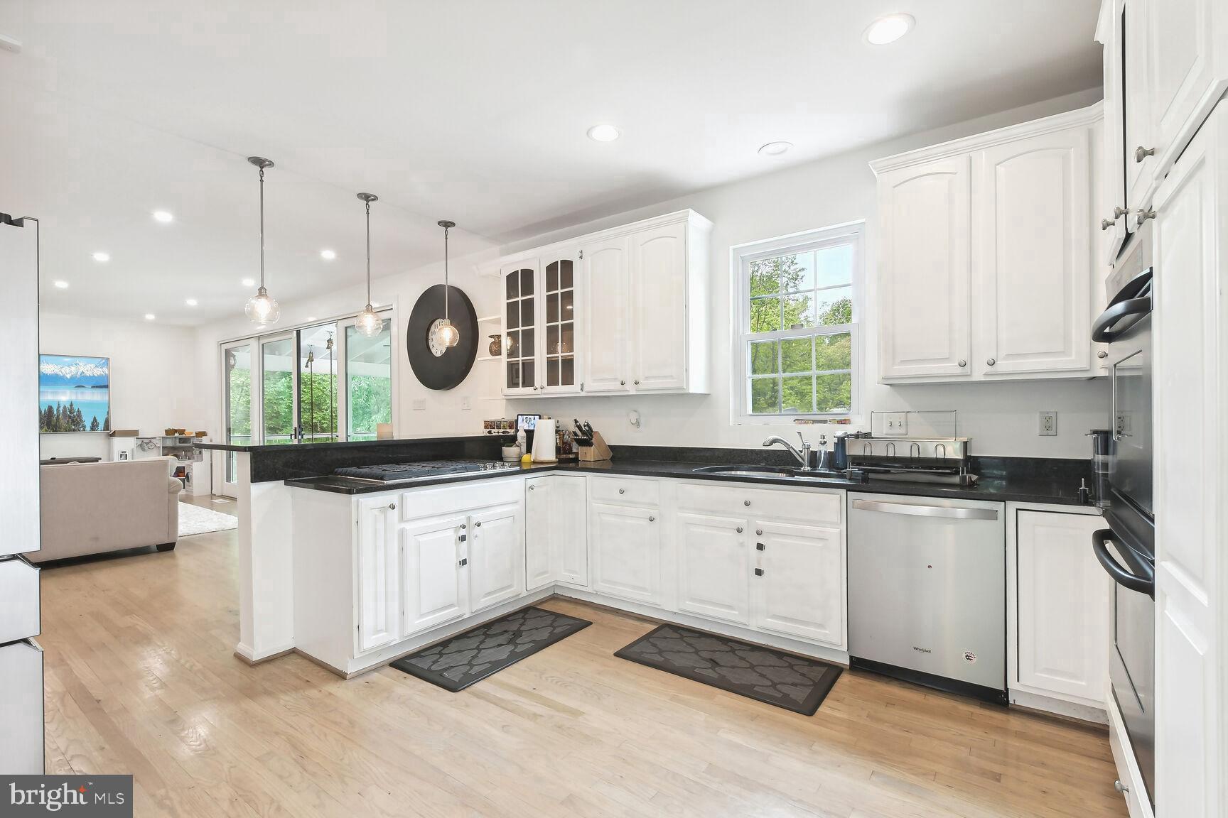 LOCKMEADE - Residential Lease