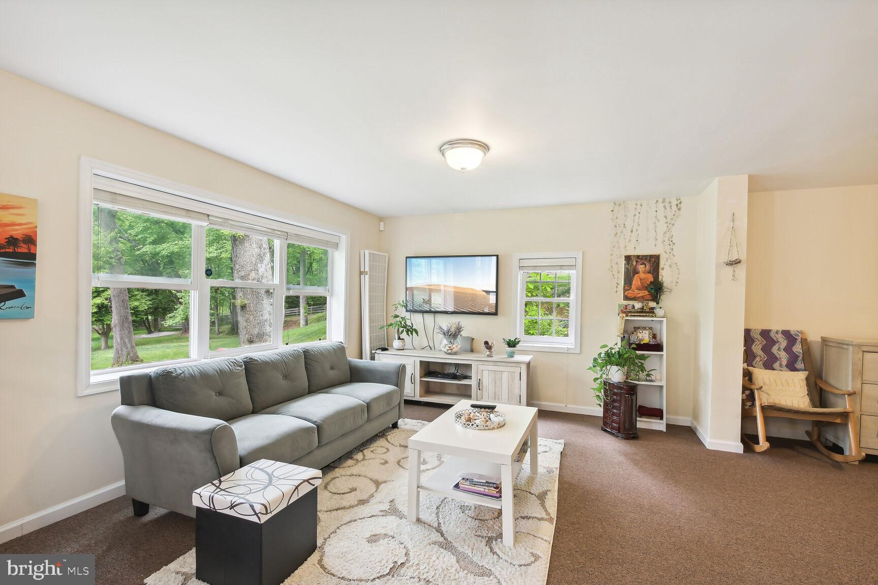 LOCKMEADE - Residential Lease