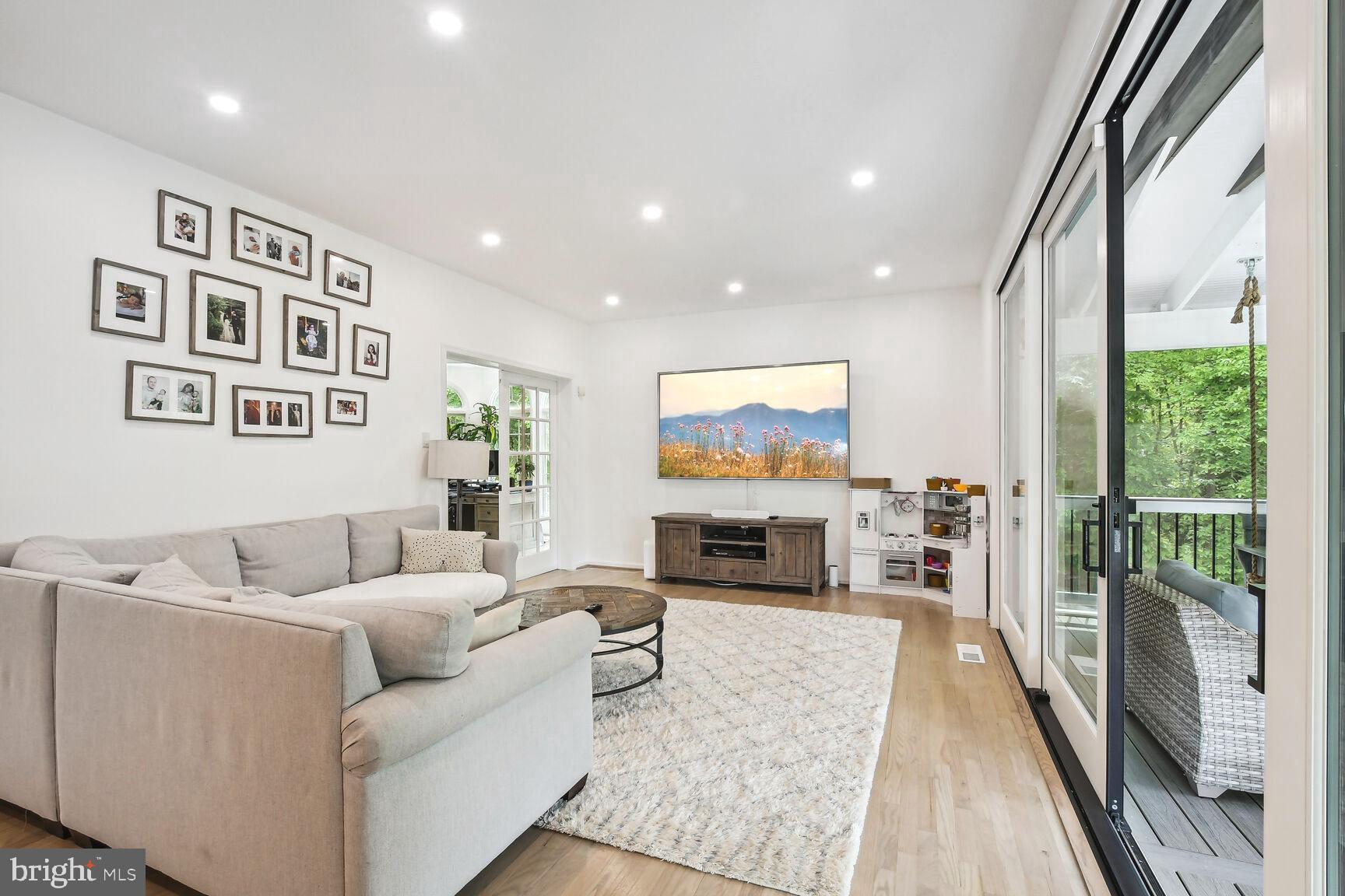 LOCKMEADE - Residential Lease