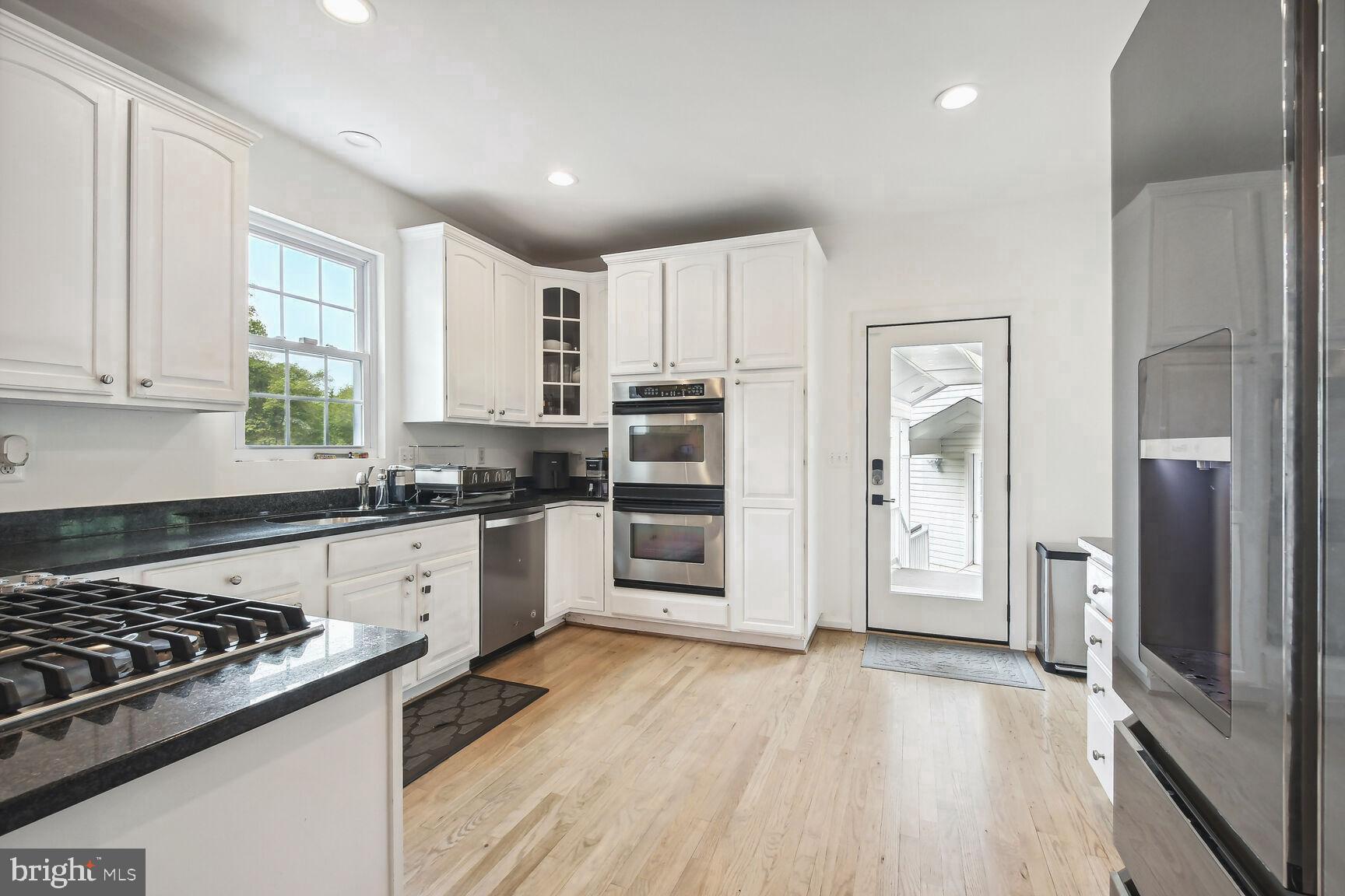 LOCKMEADE - Residential Lease