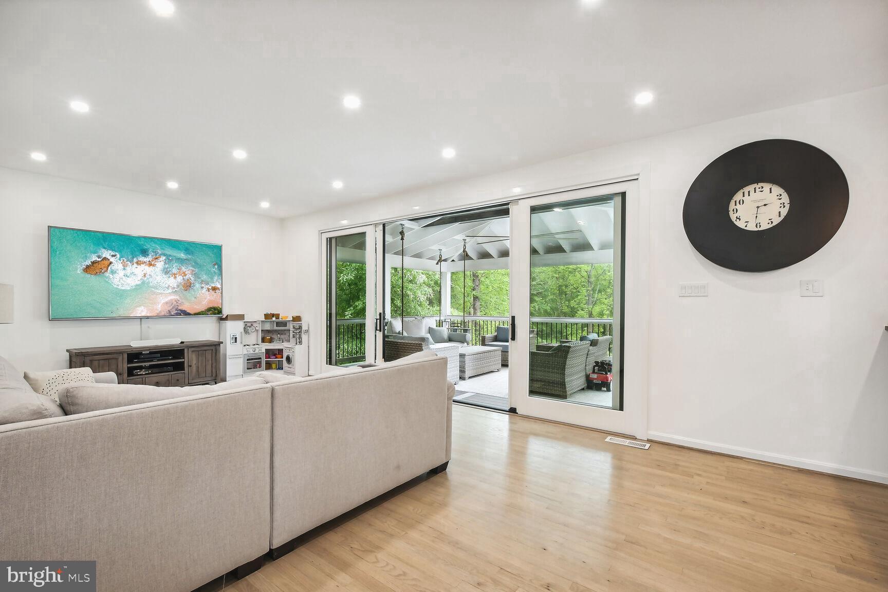 LOCKMEADE - Residential Lease