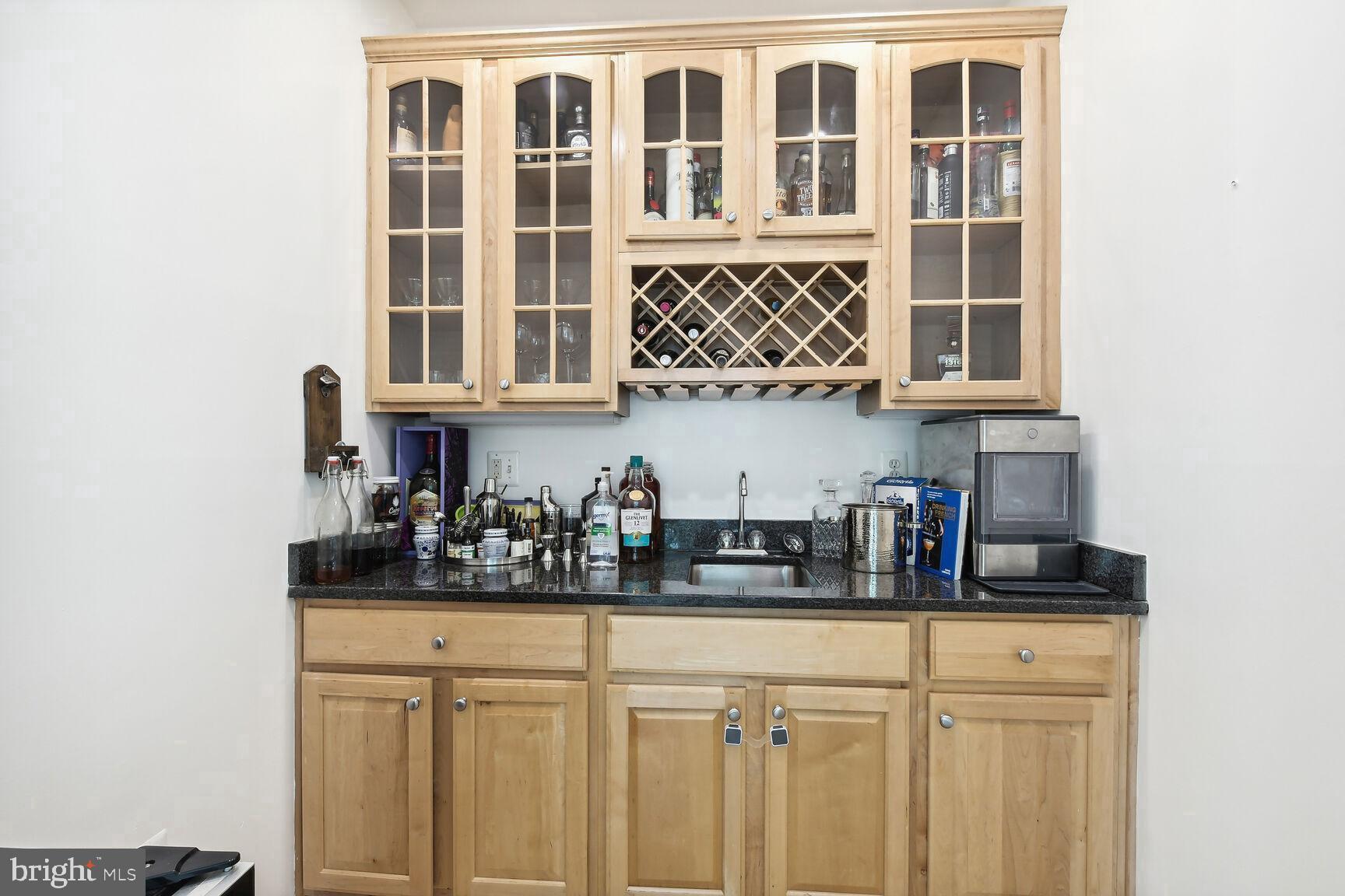 LOCKMEADE - Residential Lease