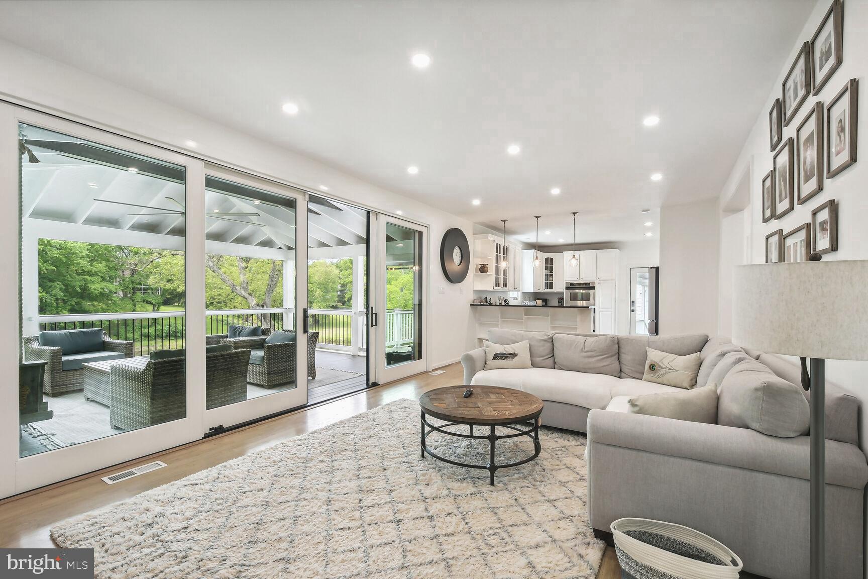 LOCKMEADE - Residential Lease