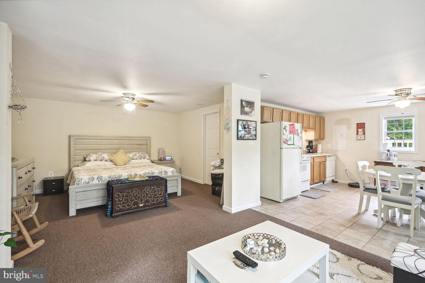 LOCKMEADE - Residential Lease