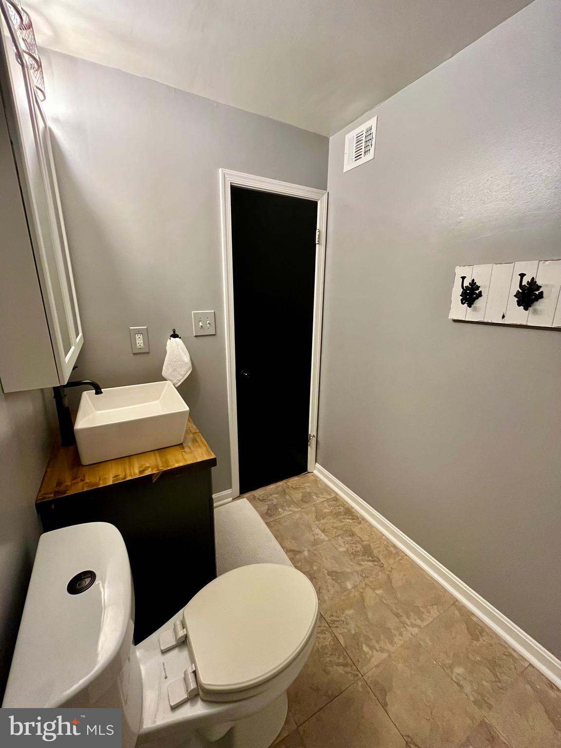 THE TIERS OF LAUREL LAKE - Residential