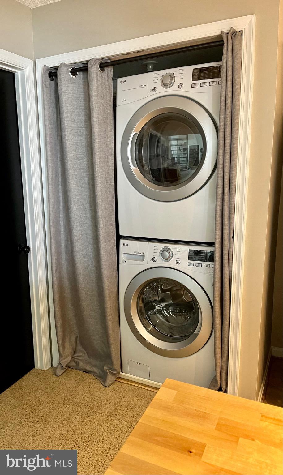 THE TIERS OF LAUREL LAKE - Residential