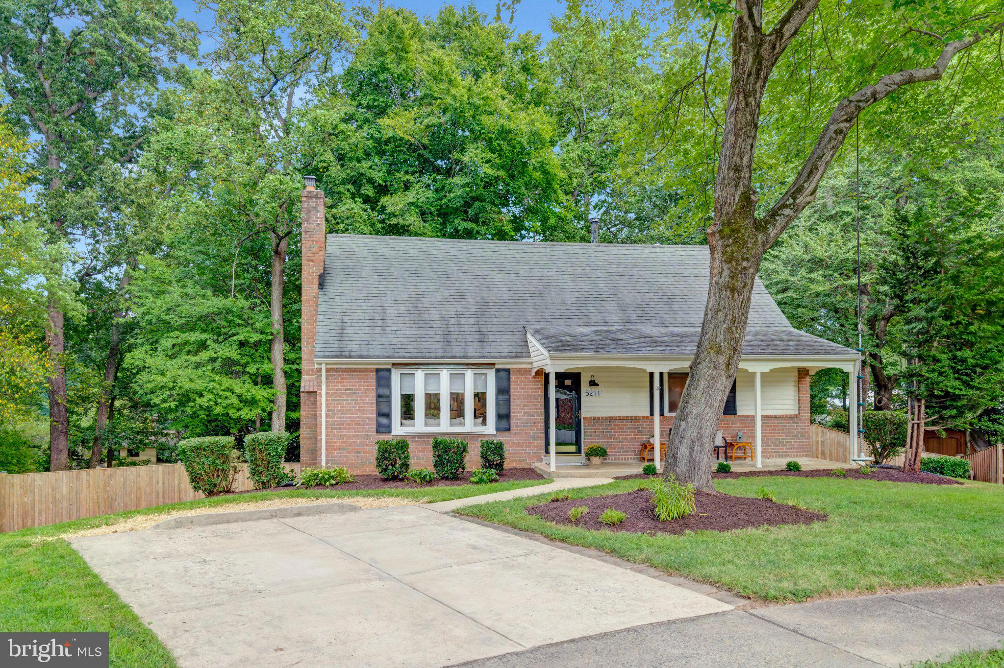 5211 ELLINGTON COURT