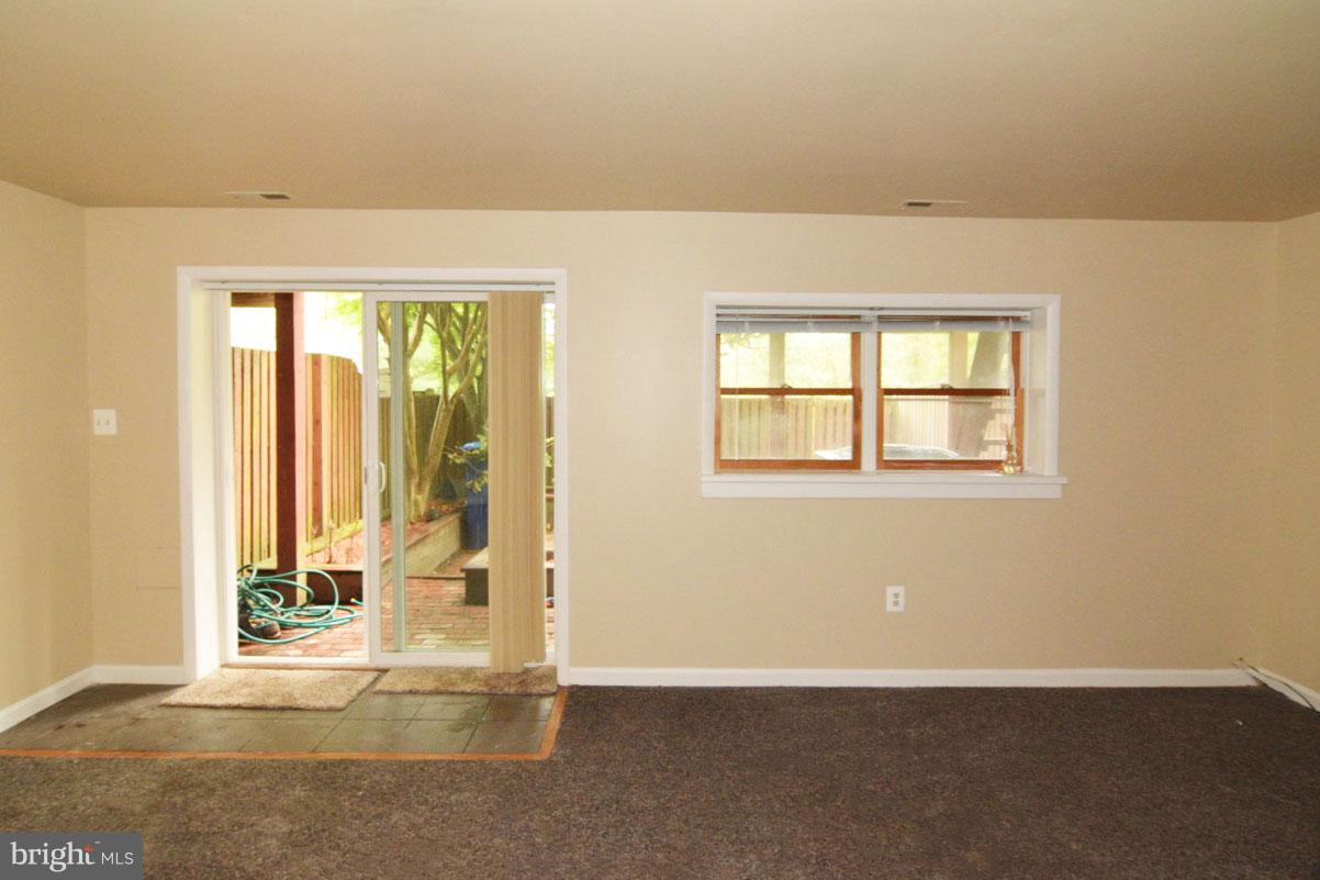 DAMASCUS VALLEY PARK - Residential Lease