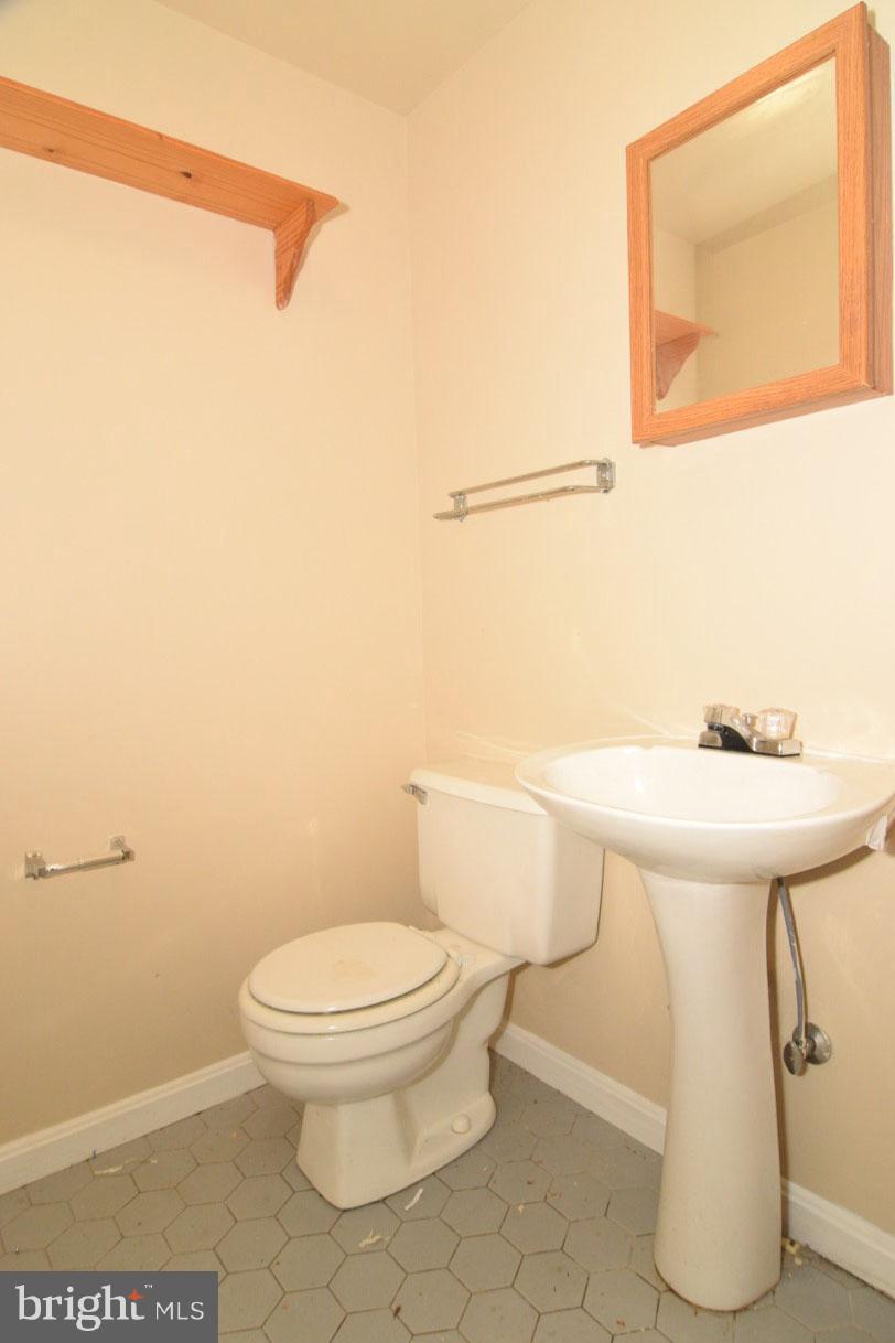 DAMASCUS VALLEY PARK - Residential Lease