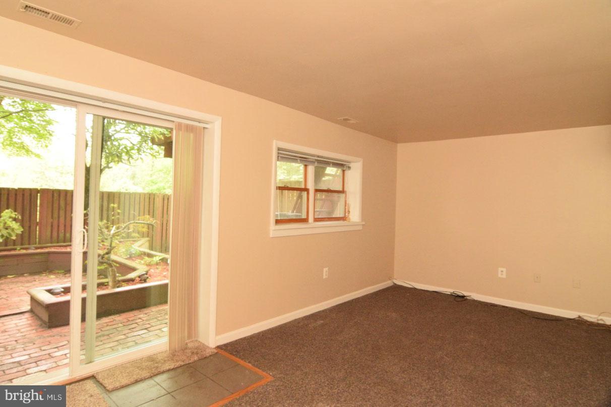 DAMASCUS VALLEY PARK - Residential Lease