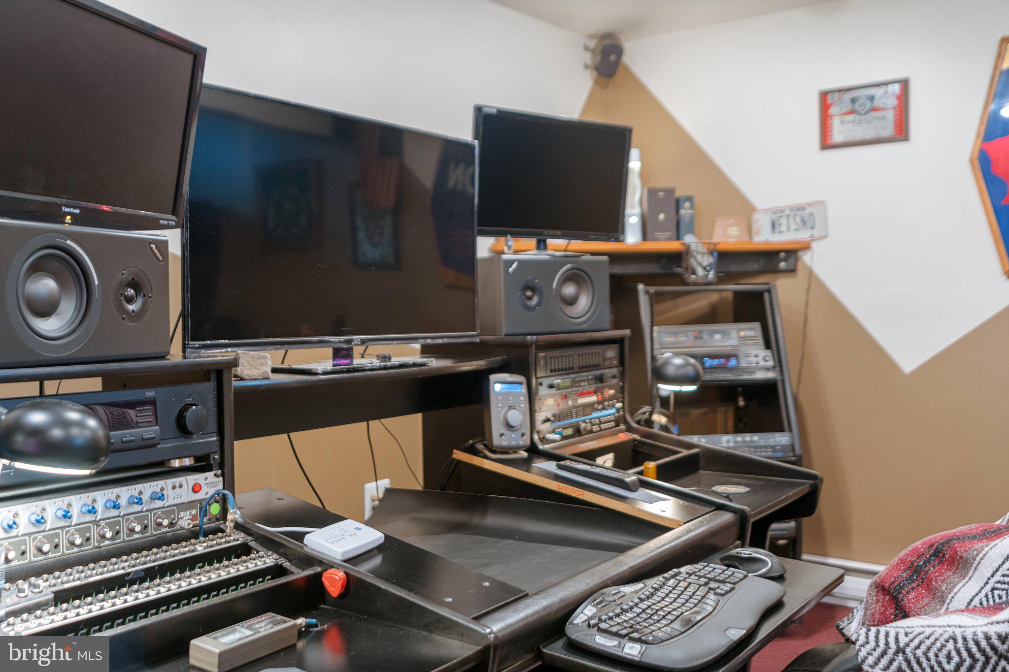 STONECREST PARK - Residential