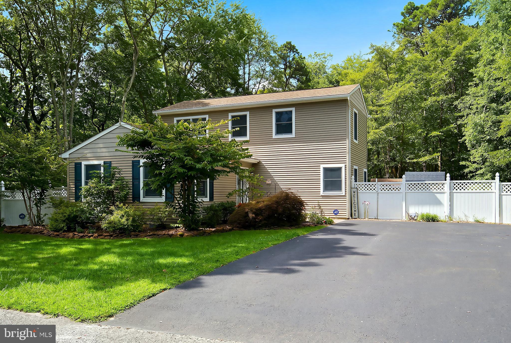48 BAYVIEW BL