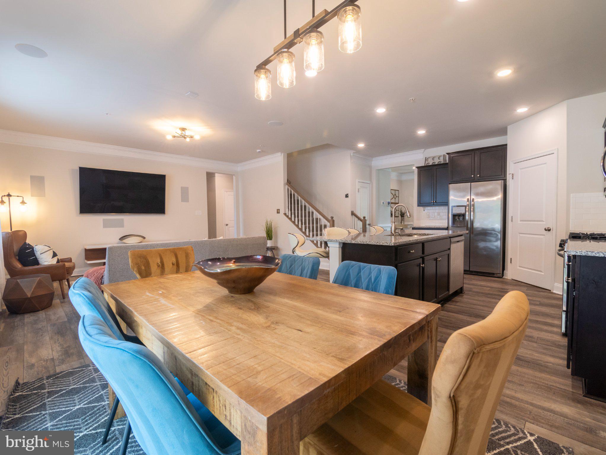 HONEYSUCKLE RIDGE - Residential